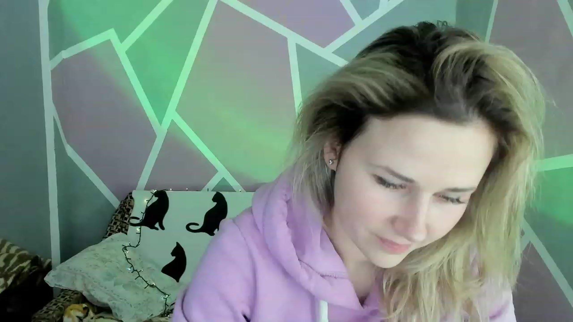 Gallery image thumbnail from Blondie_Star's myfreecams stream on, 02/02/2023, 16:22 image 8 of 20