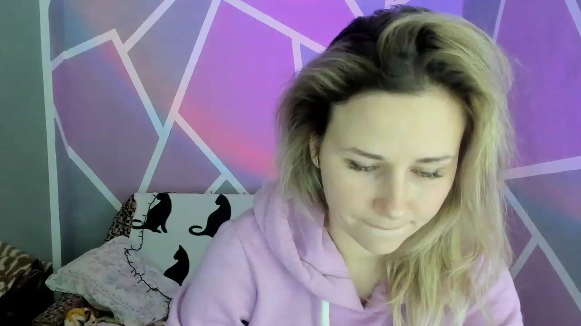 Gallery image thumbnail from Blondie_Star's myfreecams stream on, 02/02/2023, 16:22 image 7 of 20