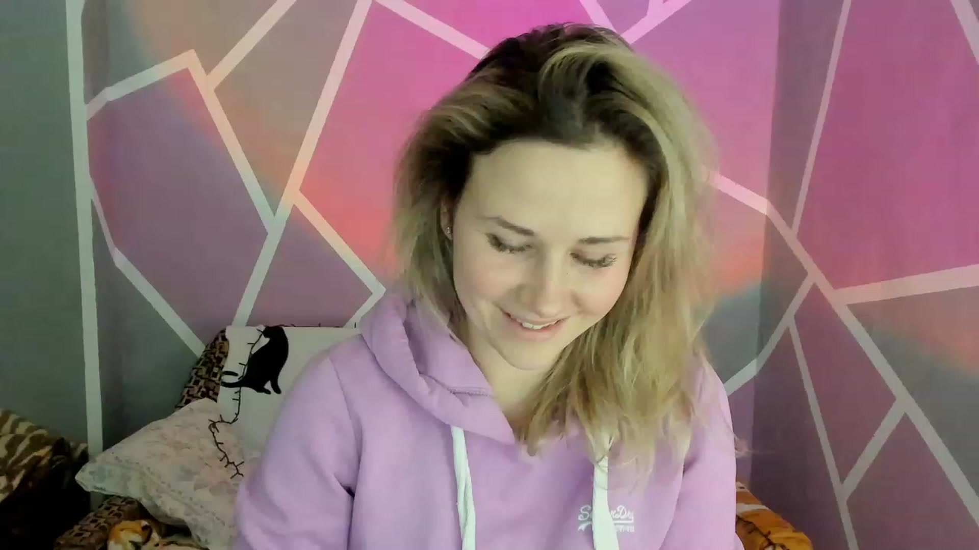 Gallery image thumbnail from Blondie_Star's myfreecams stream on, 02/02/2023, 17:00 image 4 of 20