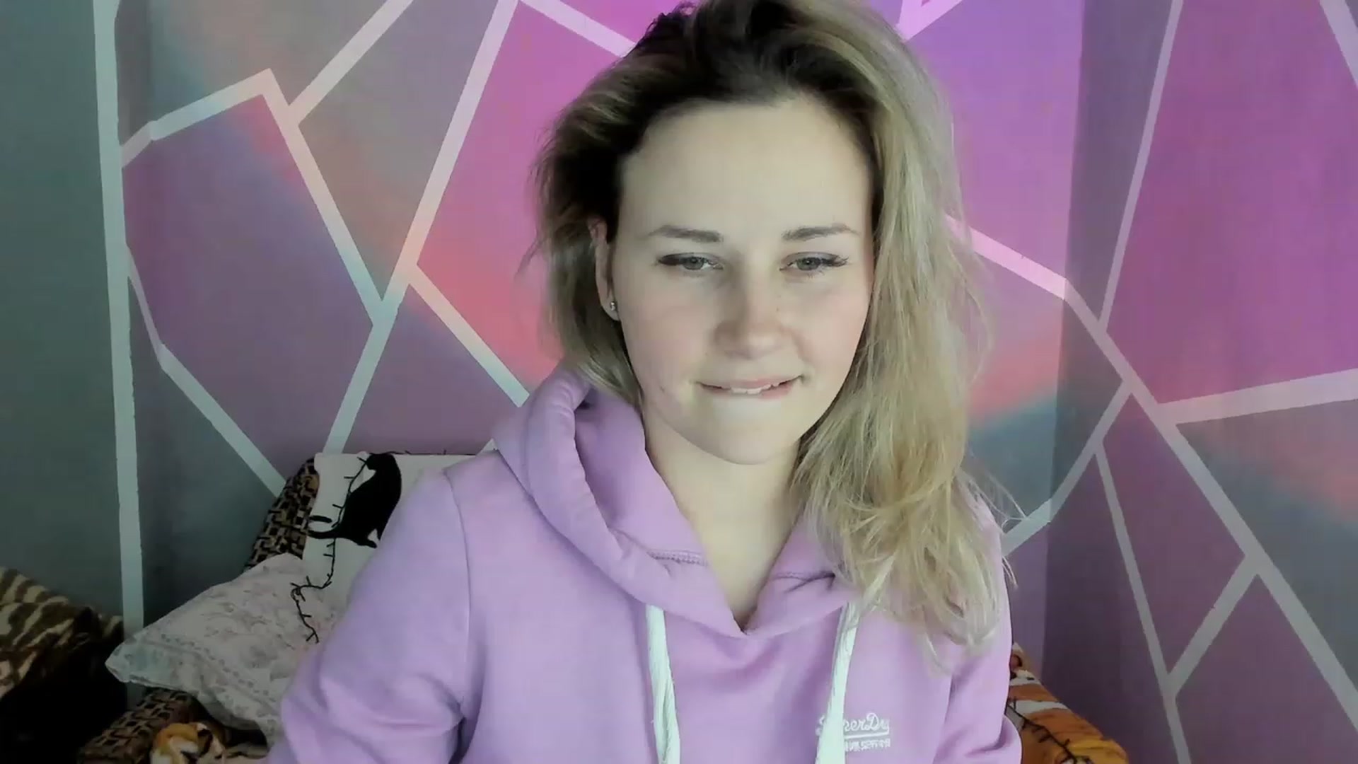 Gallery image thumbnail from Blondie_Star's myfreecams stream on, 02/02/2023, 17:00 image 9 of 20