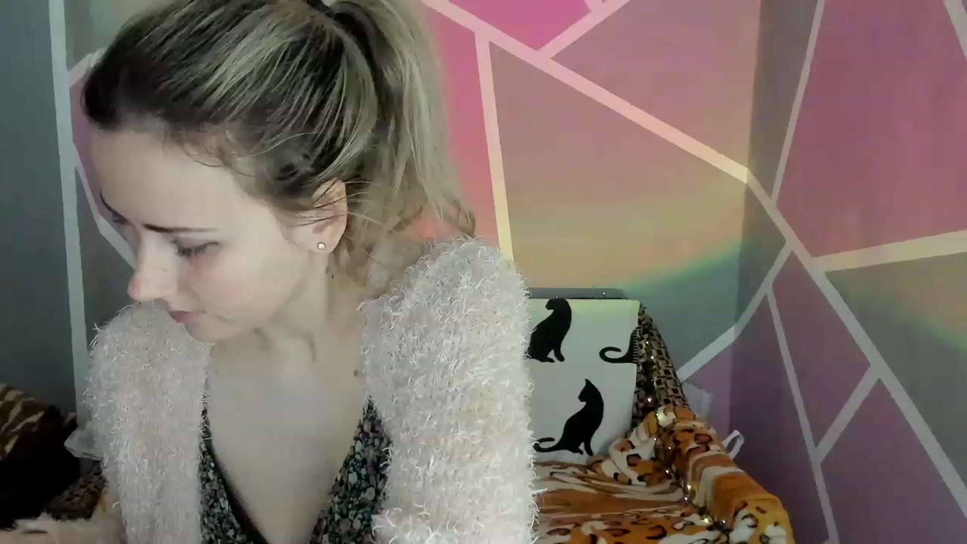 Gallery image thumbnail from Blondie_Star's myfreecams stream on, 02/05/2023, 13:57 image 6 of 20