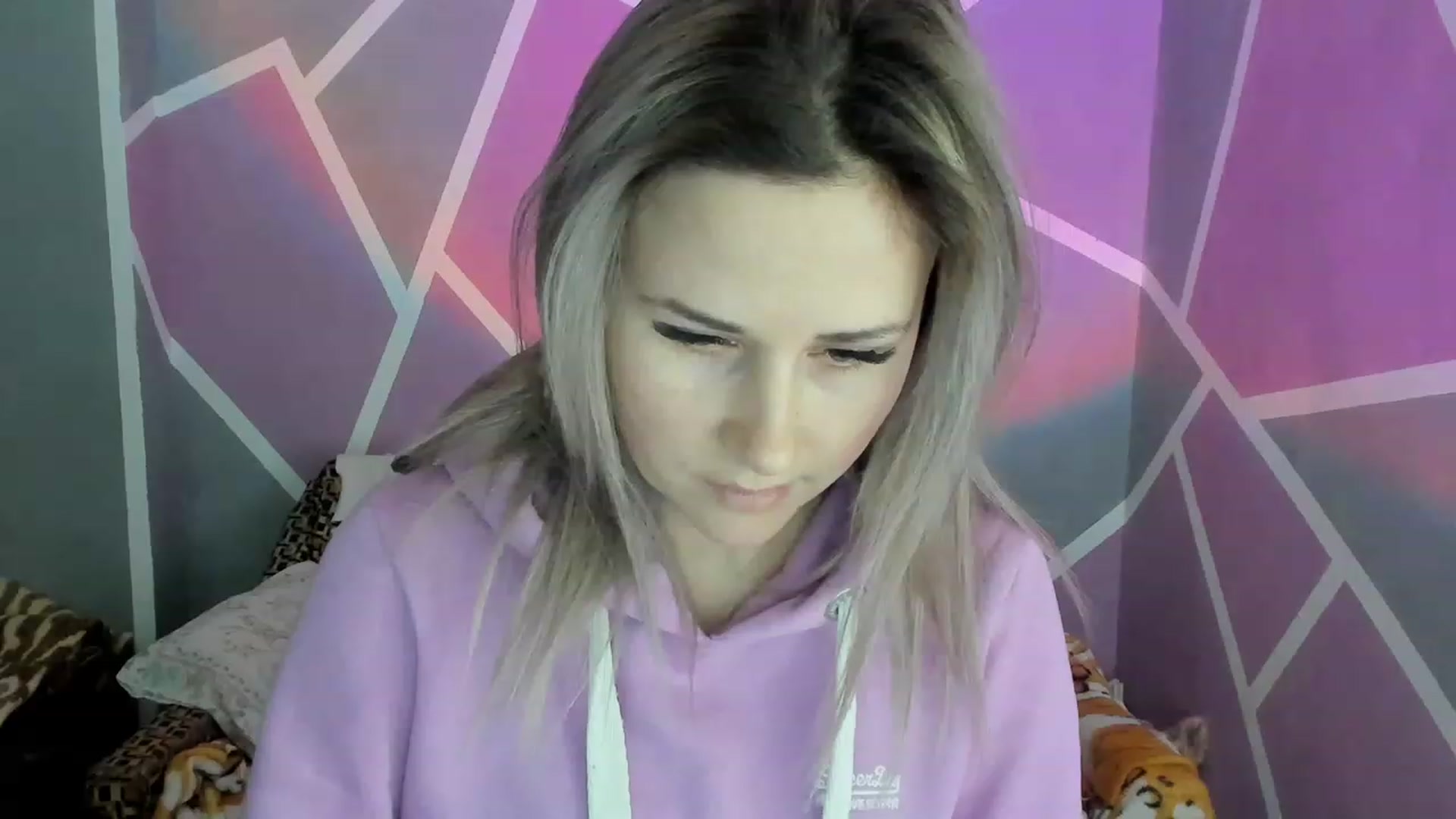 Gallery image thumbnail from Blondie_Star's myfreecams stream on, 02/07/2023, 16:10 image 12 of 20