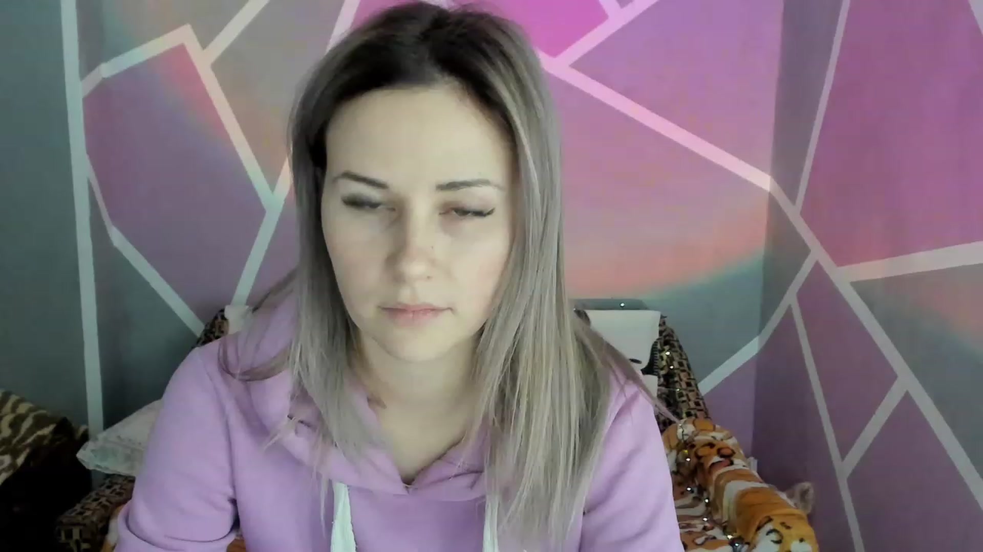 Gallery image thumbnail from Blondie_Star's myfreecams stream on, 02/07/2023, 16:10 image 8 of 20