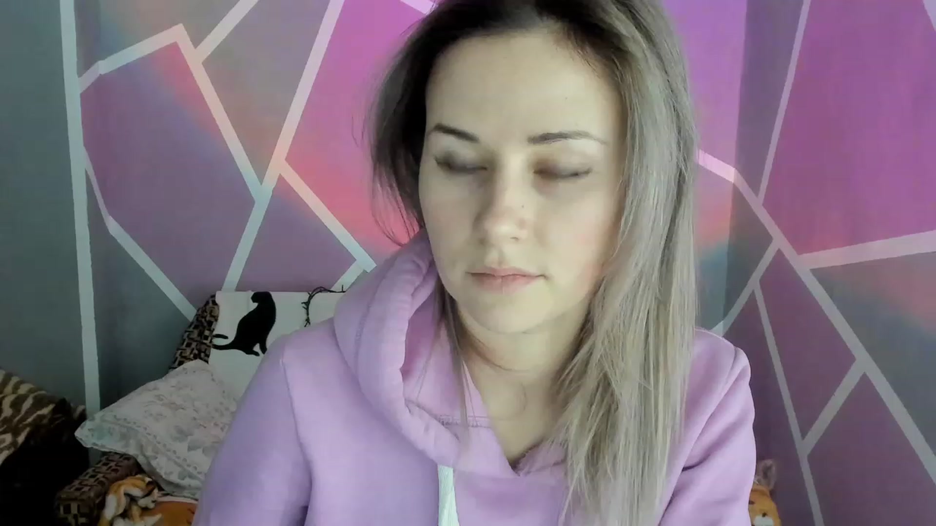 Gallery image thumbnail from Blondie_Star's myfreecams stream on, 02/07/2023, 16:10 image 10 of 20