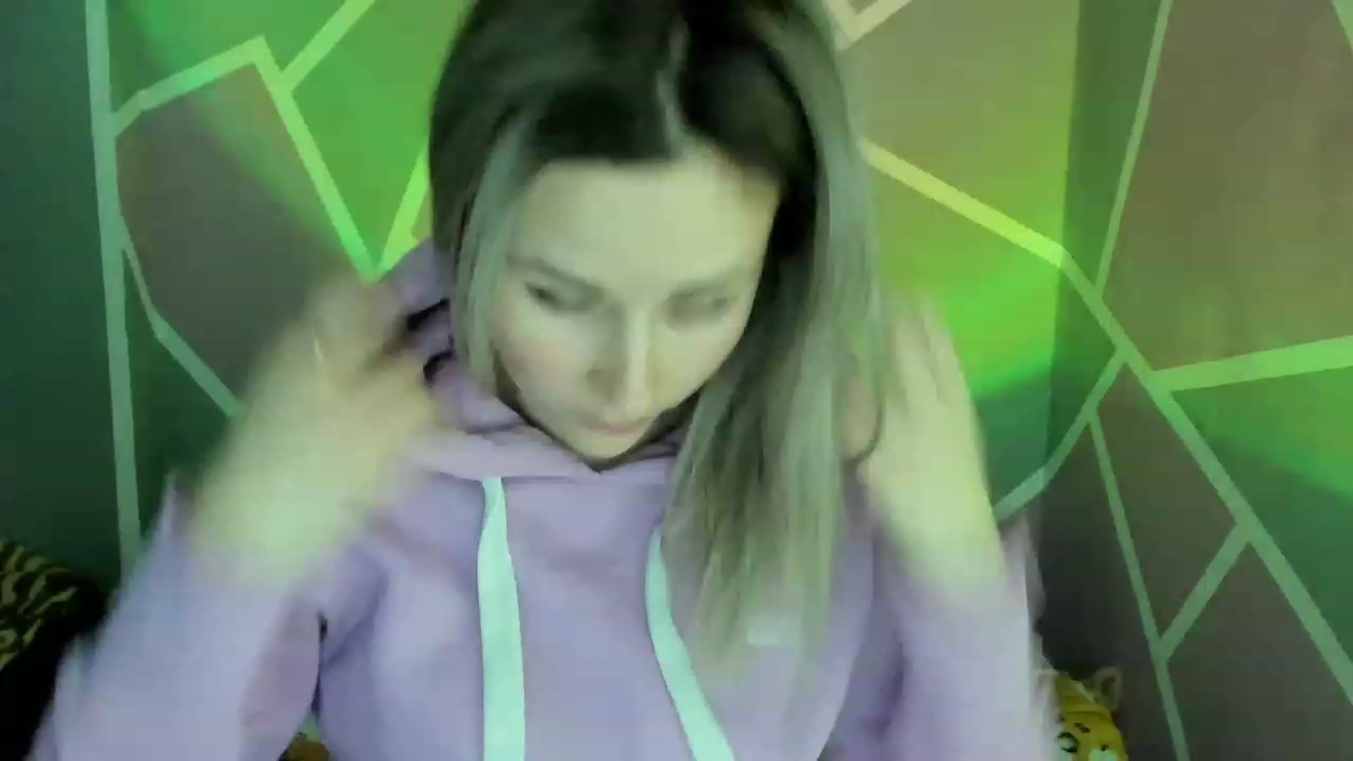 Gallery image thumbnail from Blondie_Star's myfreecams stream on, 02/07/2023, 16:10 image 17 of 20