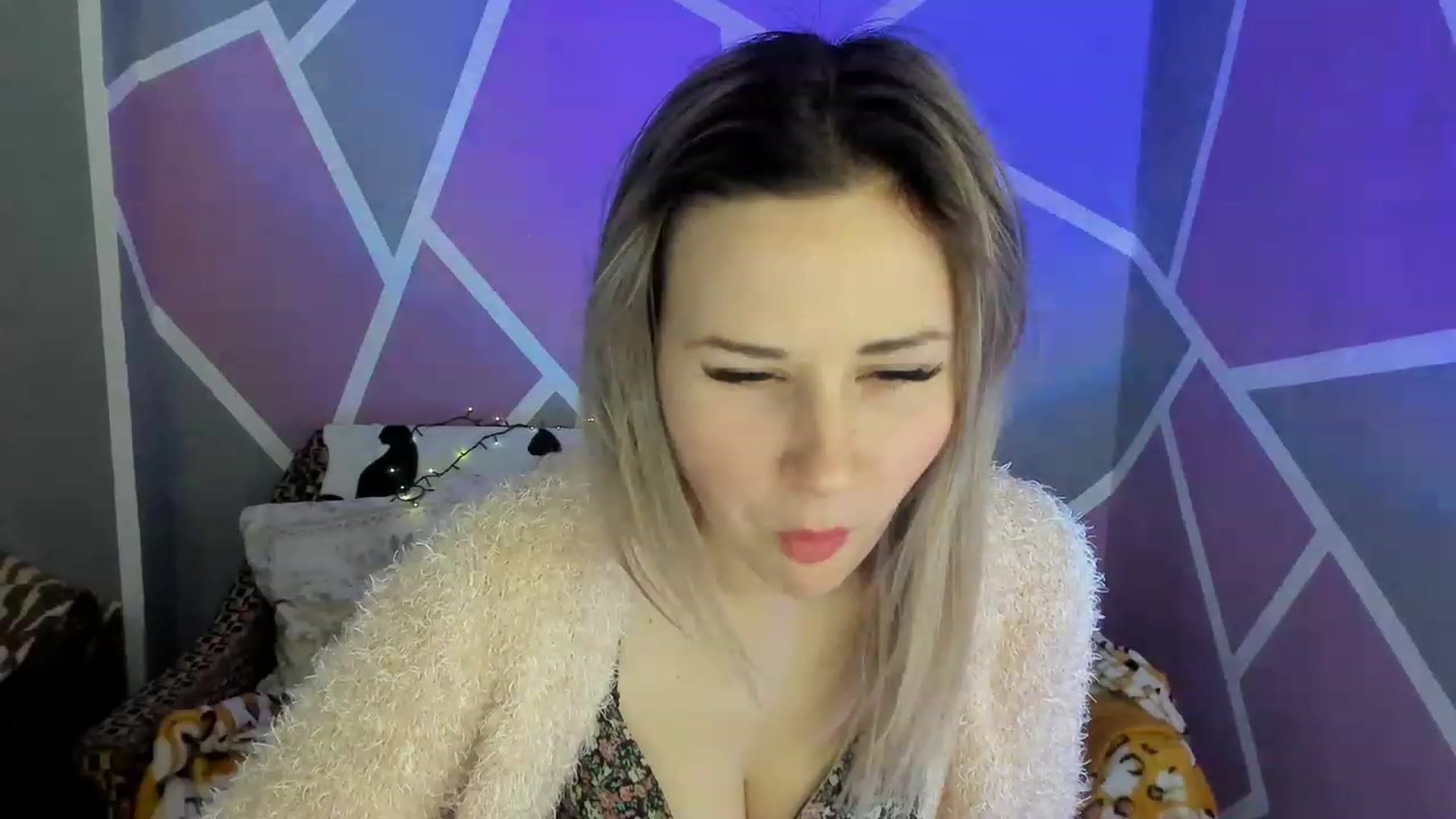 Gallery image thumbnail from Blondie_Star's myfreecams stream on, 02/10/2023, 16:32 image 8 of 20