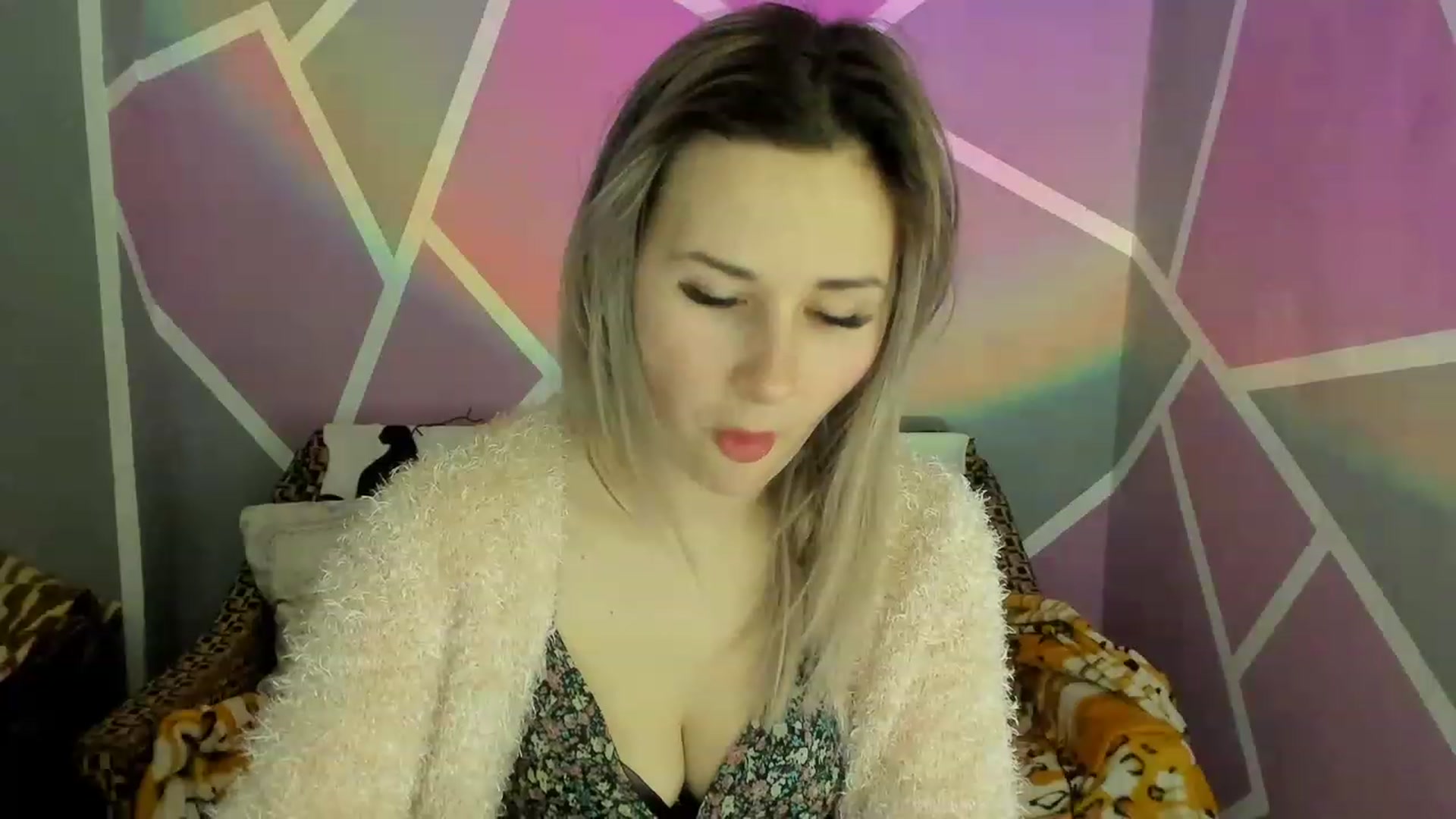 Gallery image thumbnail from Blondie_Star's myfreecams stream on, 02/10/2023, 16:32 image 7 of 20