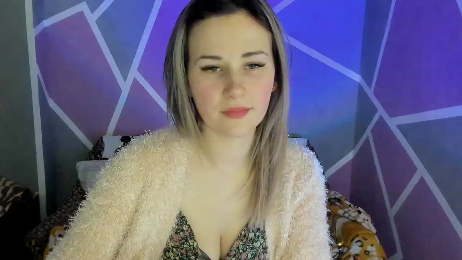 Gallery image thumbnail from Blondie_Star's myfreecams stream on, 02/10/2023, 16:52 image 1 of 20