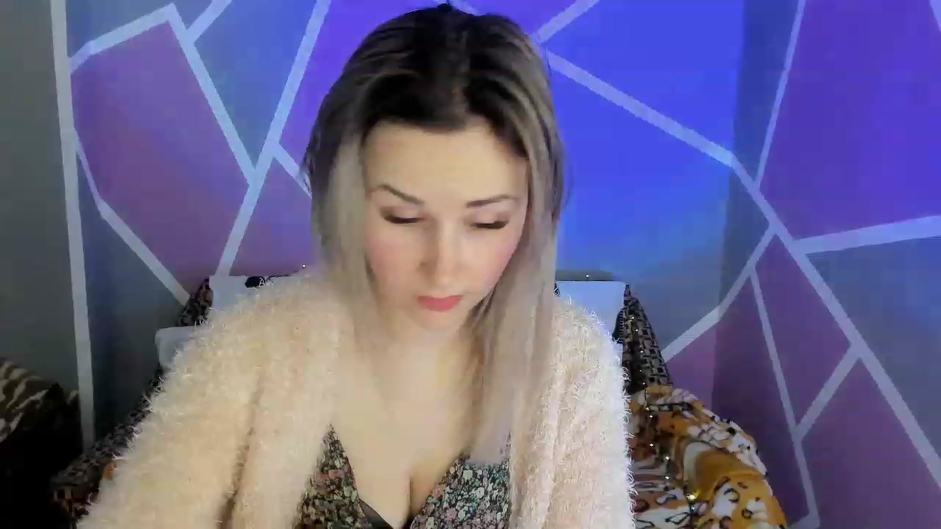 Gallery image thumbnail from Blondie_Star's myfreecams stream on, 02/10/2023, 16:52 image 7 of 20