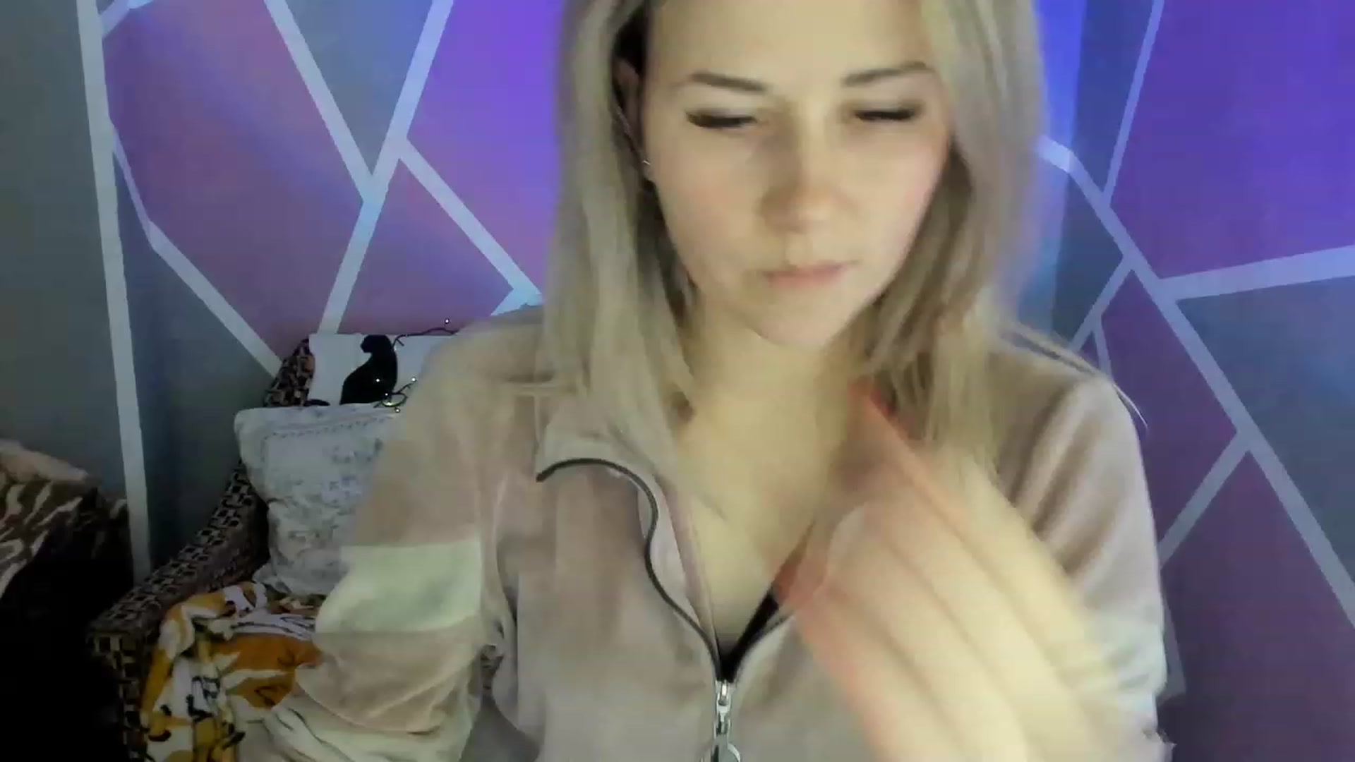 Gallery image thumbnail from Blondie_Star's myfreecams stream on, 02/12/2023, 16:19 image 8 of 20