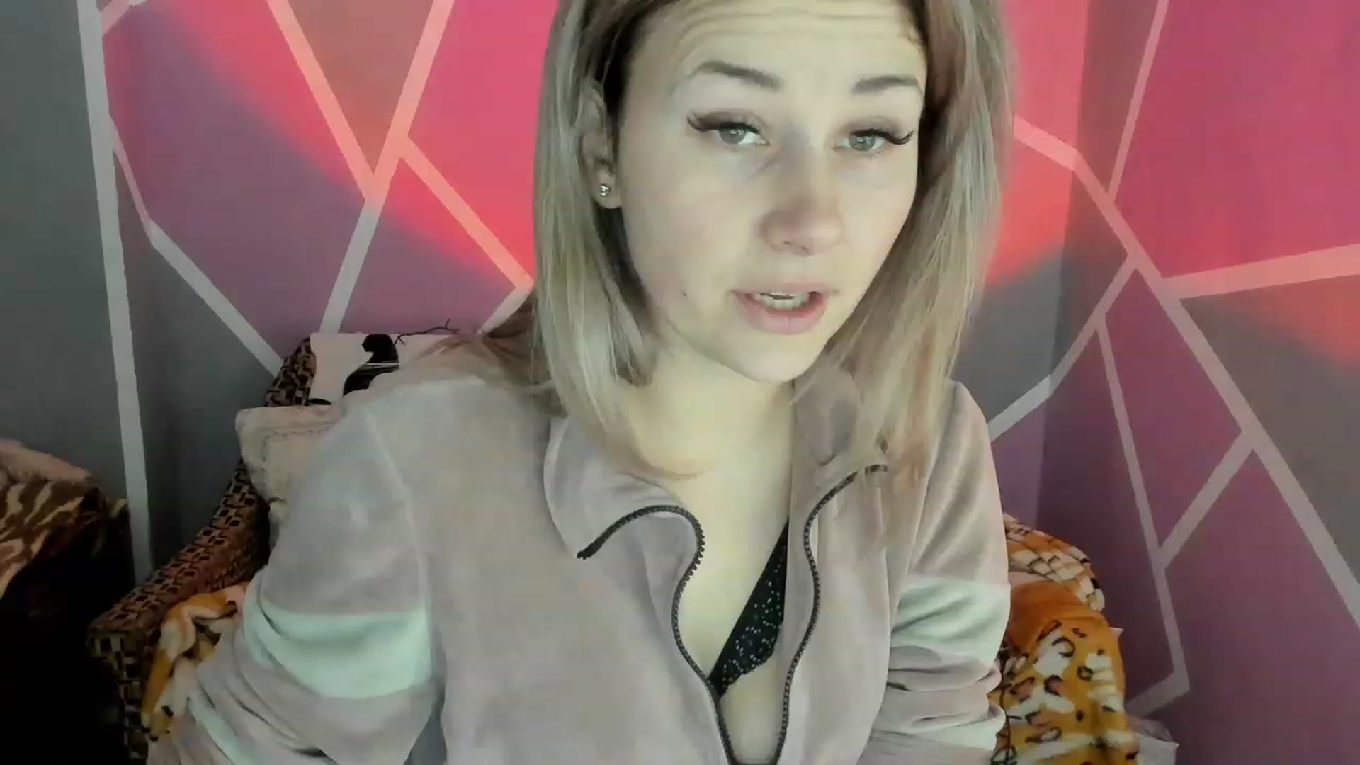 Gallery image thumbnail from Blondie_Star's myfreecams stream on, 02/12/2023, 16:19 image 1 of 20