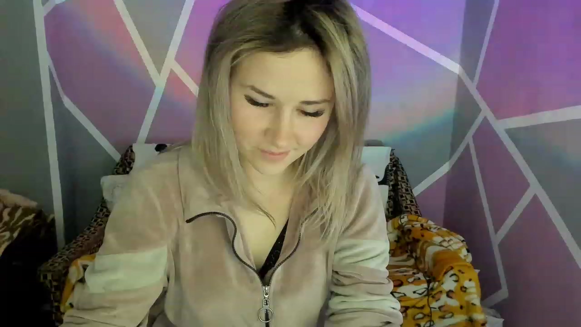 Gallery image thumbnail from Blondie_Star's myfreecams stream on, 02/12/2023, 16:19 image 9 of 20