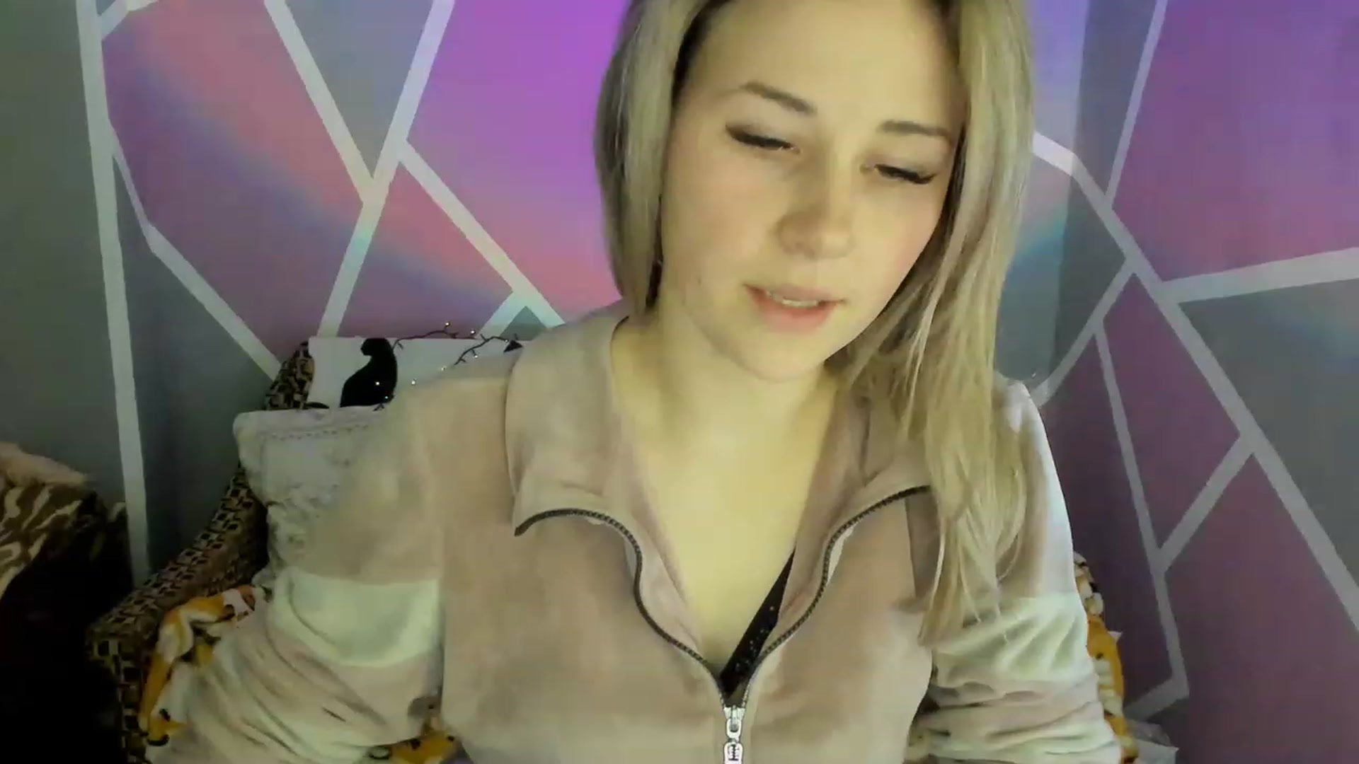 Gallery image thumbnail from Blondie_Star's myfreecams stream on, 02/12/2023, 16:19 image 15 of 20
