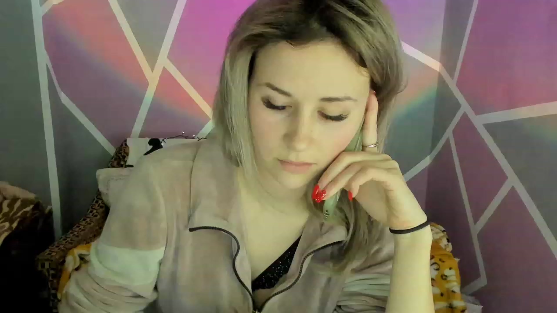 Gallery image thumbnail from Blondie_Star's myfreecams stream on, 02/12/2023, 16:19 image 16 of 20