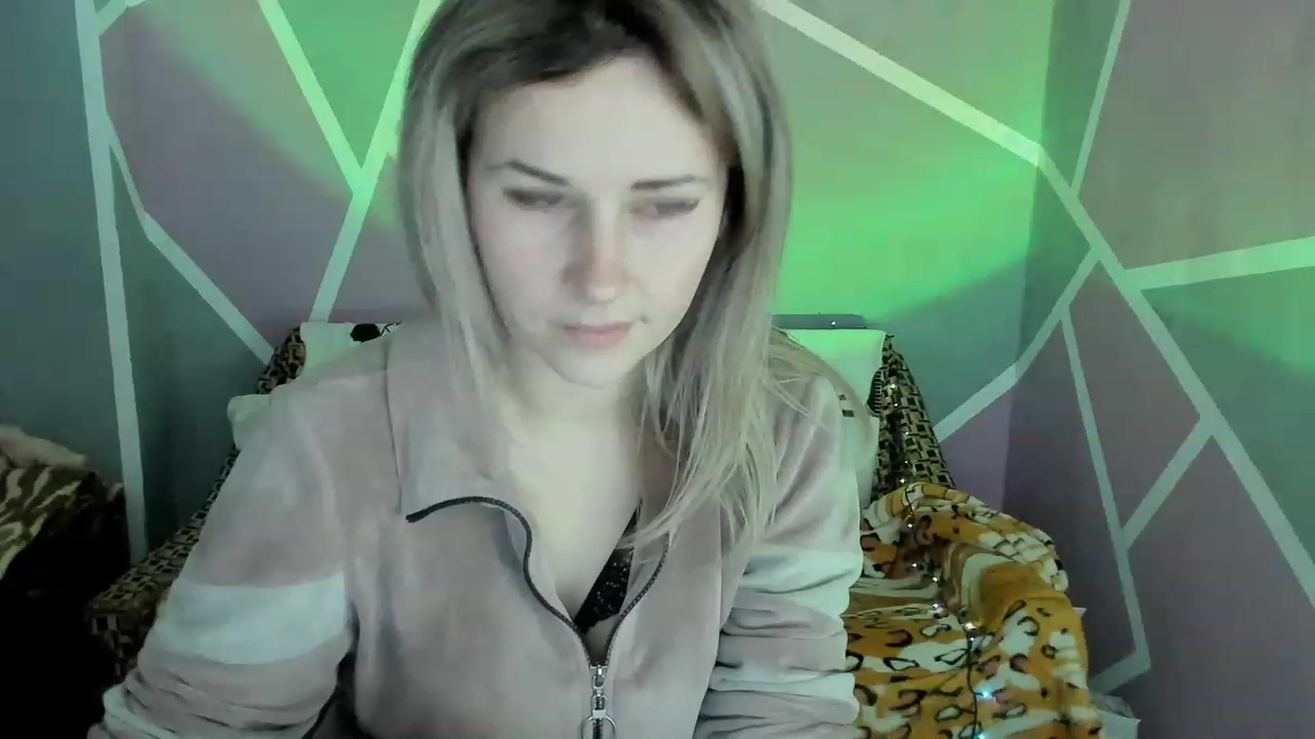 Gallery image thumbnail from Blondie_Star's myfreecams stream on, 02/12/2023, 16:19 image 5 of 20