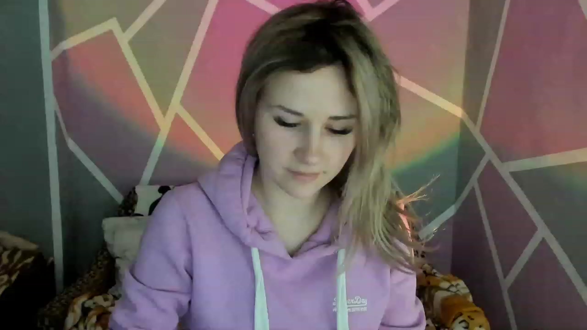 Gallery image thumbnail from Blondie_Star's myfreecams stream on, 02/13/2023, 15:36 image 8 of 20