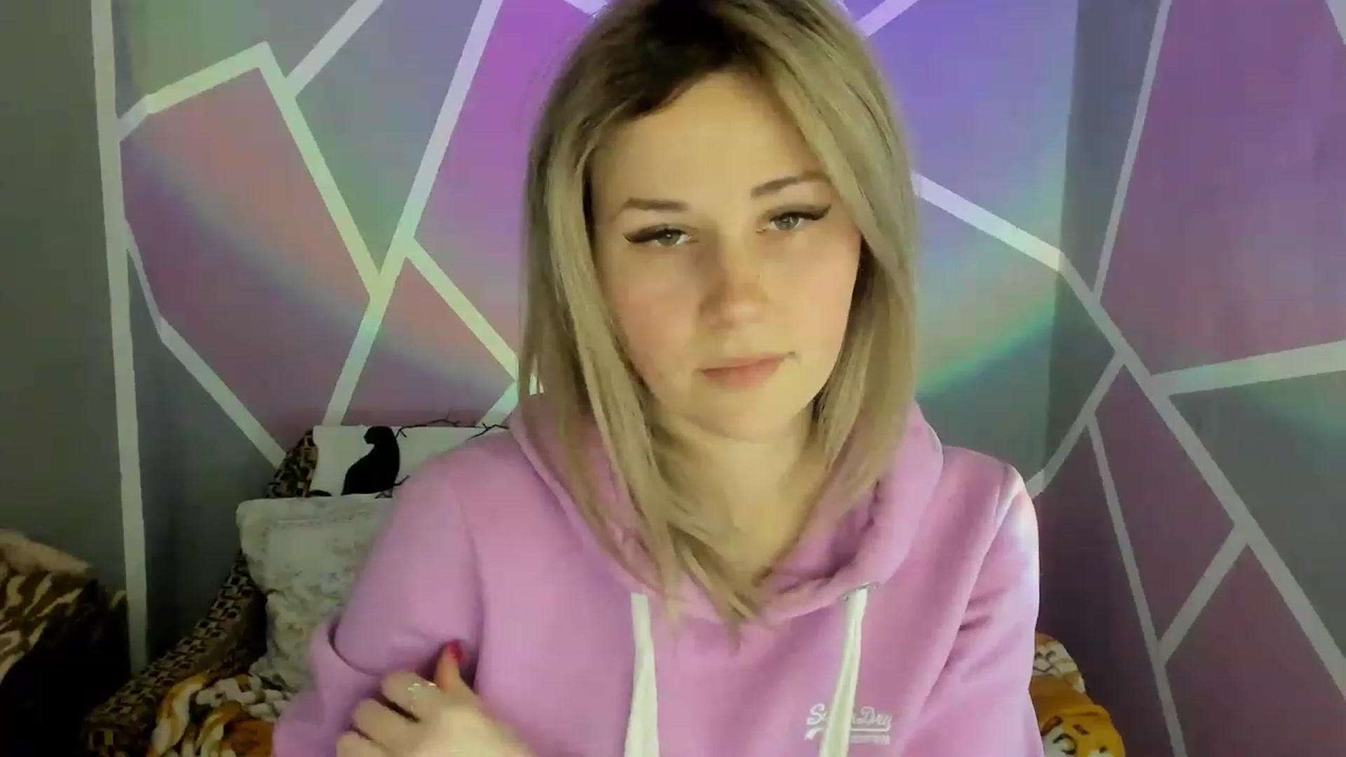 Gallery image thumbnail from Blondie_Star's myfreecams stream on, 02/13/2023, 15:36 image 15 of 20