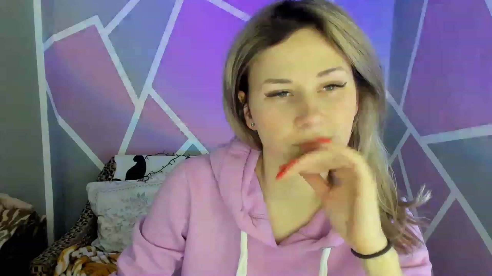 Gallery image thumbnail from Blondie_Star's myfreecams stream on, 02/13/2023, 15:36 image 11 of 20