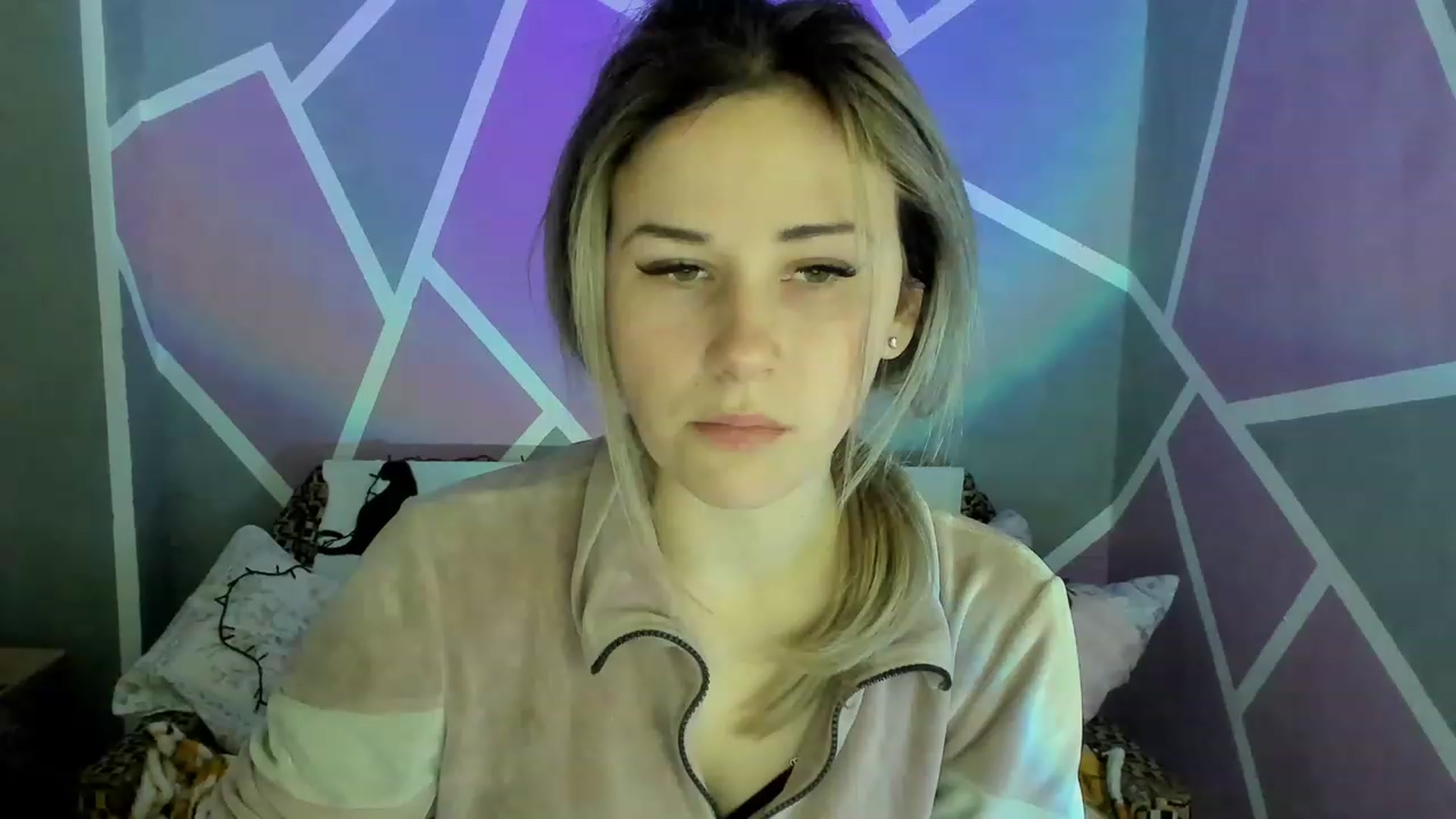 Gallery image thumbnail from Blondie_Star's myfreecams stream on, 02/15/2023, 15:38 image 10 of 20