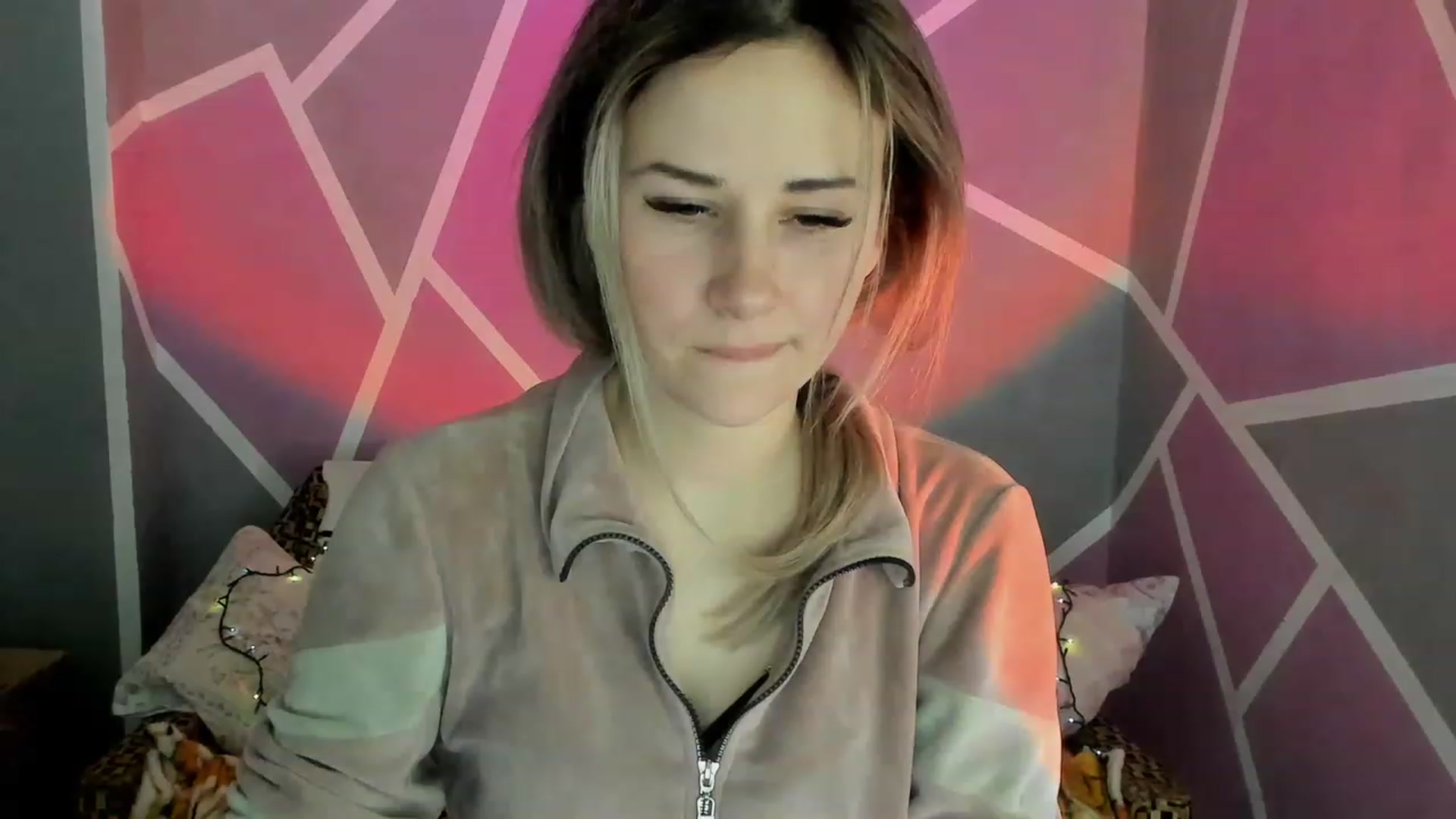 Gallery image thumbnail from Blondie_Star's myfreecams stream on, 02/15/2023, 15:38 image 15 of 20