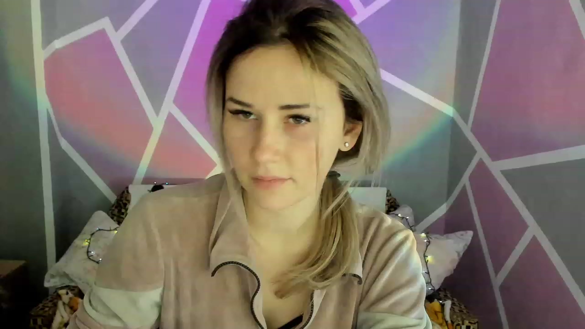 Gallery image thumbnail from Blondie_Star's myfreecams stream on, 02/15/2023, 15:38 image 6 of 20