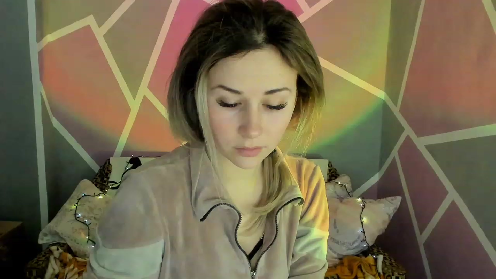 Gallery image thumbnail from Blondie_Star's myfreecams stream on, 02/15/2023, 15:38 image 16 of 20