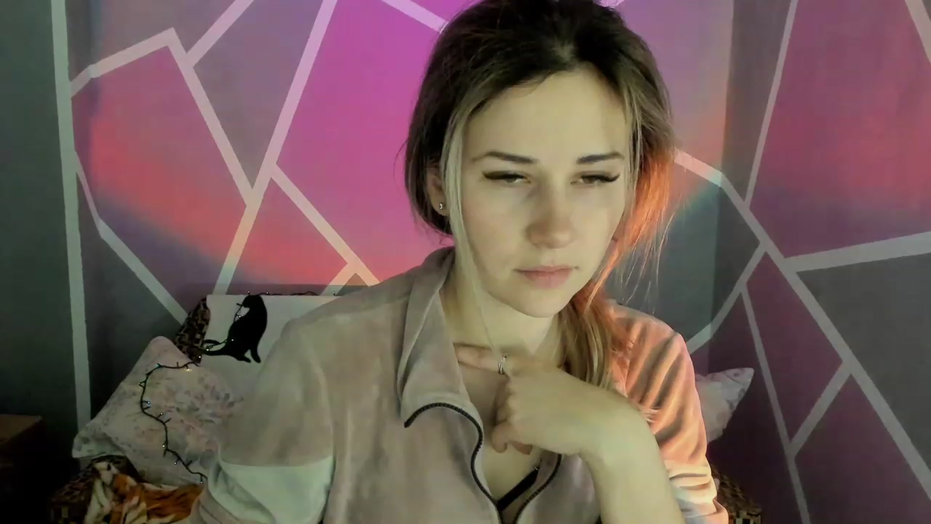 Gallery image thumbnail from Blondie_Star's myfreecams stream on, 02/15/2023, 15:38 image 4 of 20
