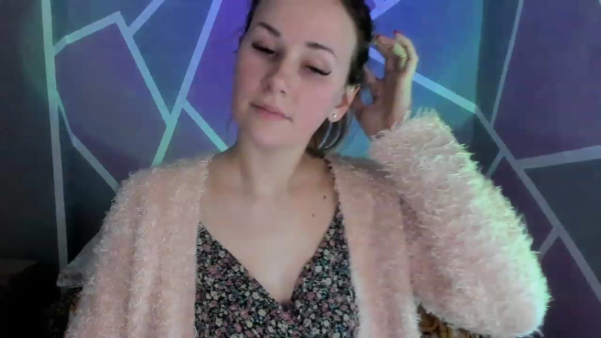 Gallery image thumbnail from Blondie_Star's myfreecams stream on, 02/17/2023, 16:06 image 17 of 20