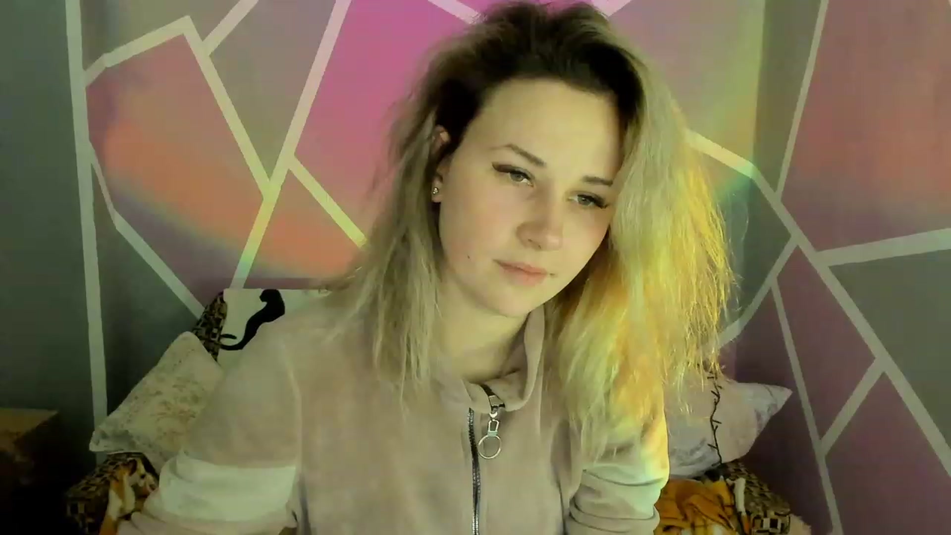 Gallery image thumbnail from Blondie_Star's myfreecams stream on, 02/18/2023, 16:16 image 9 of 20