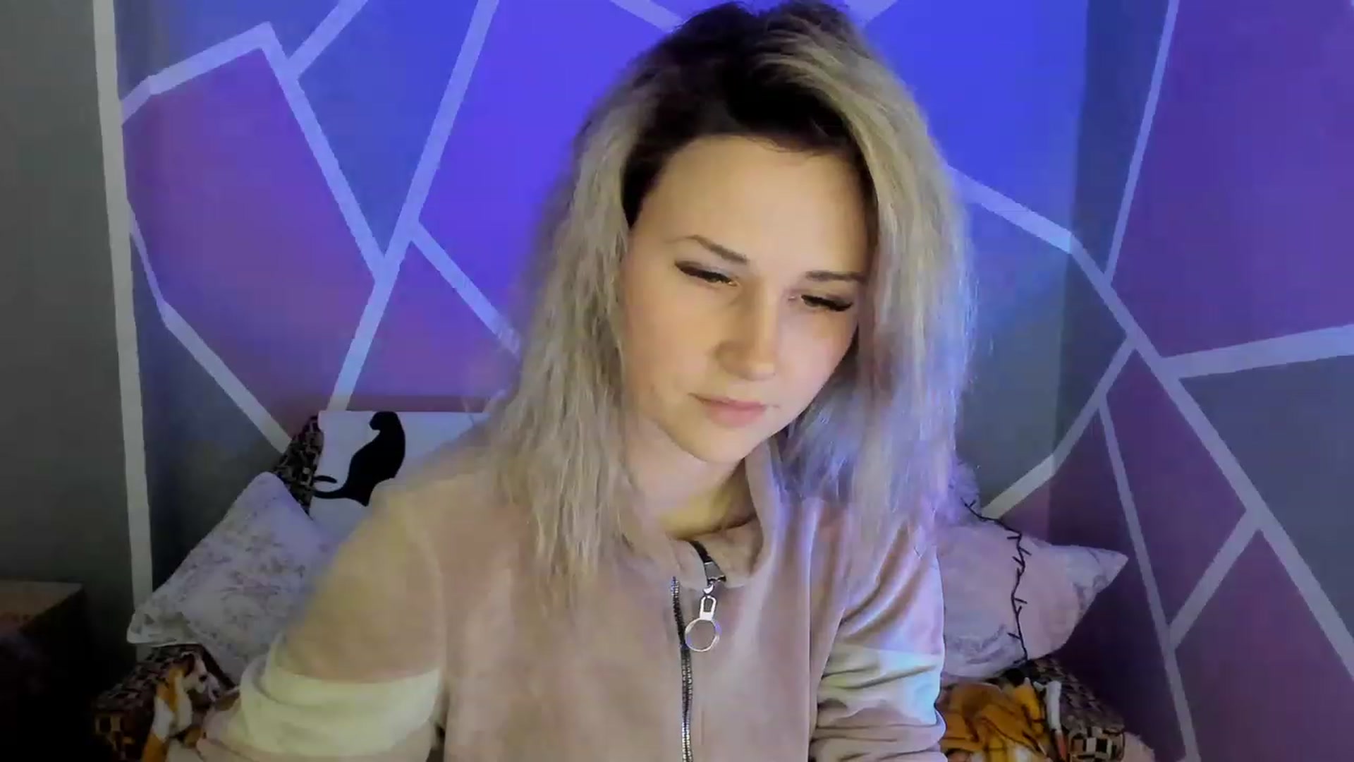 Gallery image thumbnail from Blondie_Star's myfreecams stream on, 02/18/2023, 16:16 image 7 of 20