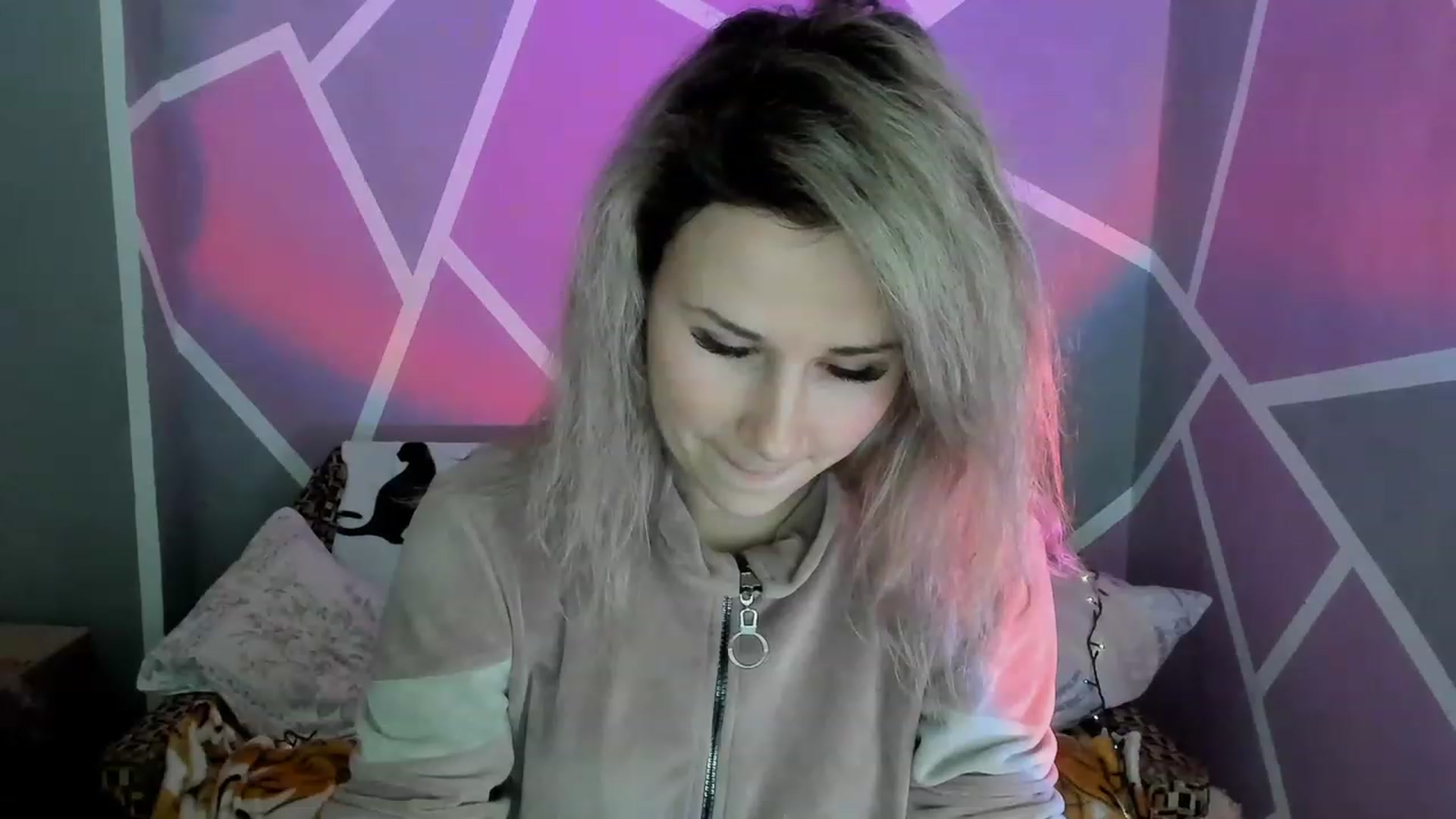 Gallery image thumbnail from Blondie_Star's myfreecams stream on, 02/18/2023, 16:16 image 2 of 20