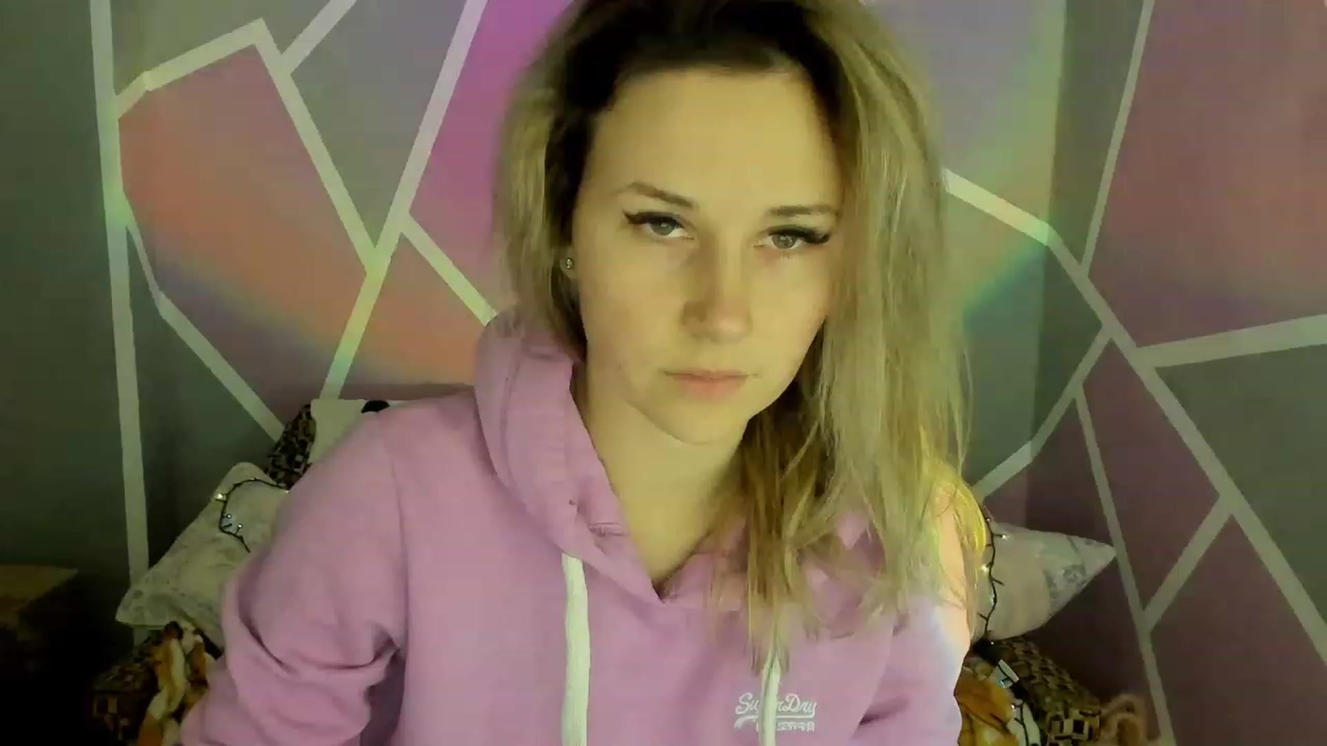 Gallery image thumbnail from Blondie_Star's myfreecams stream on, 02/20/2023, 15:19 image 1 of 20