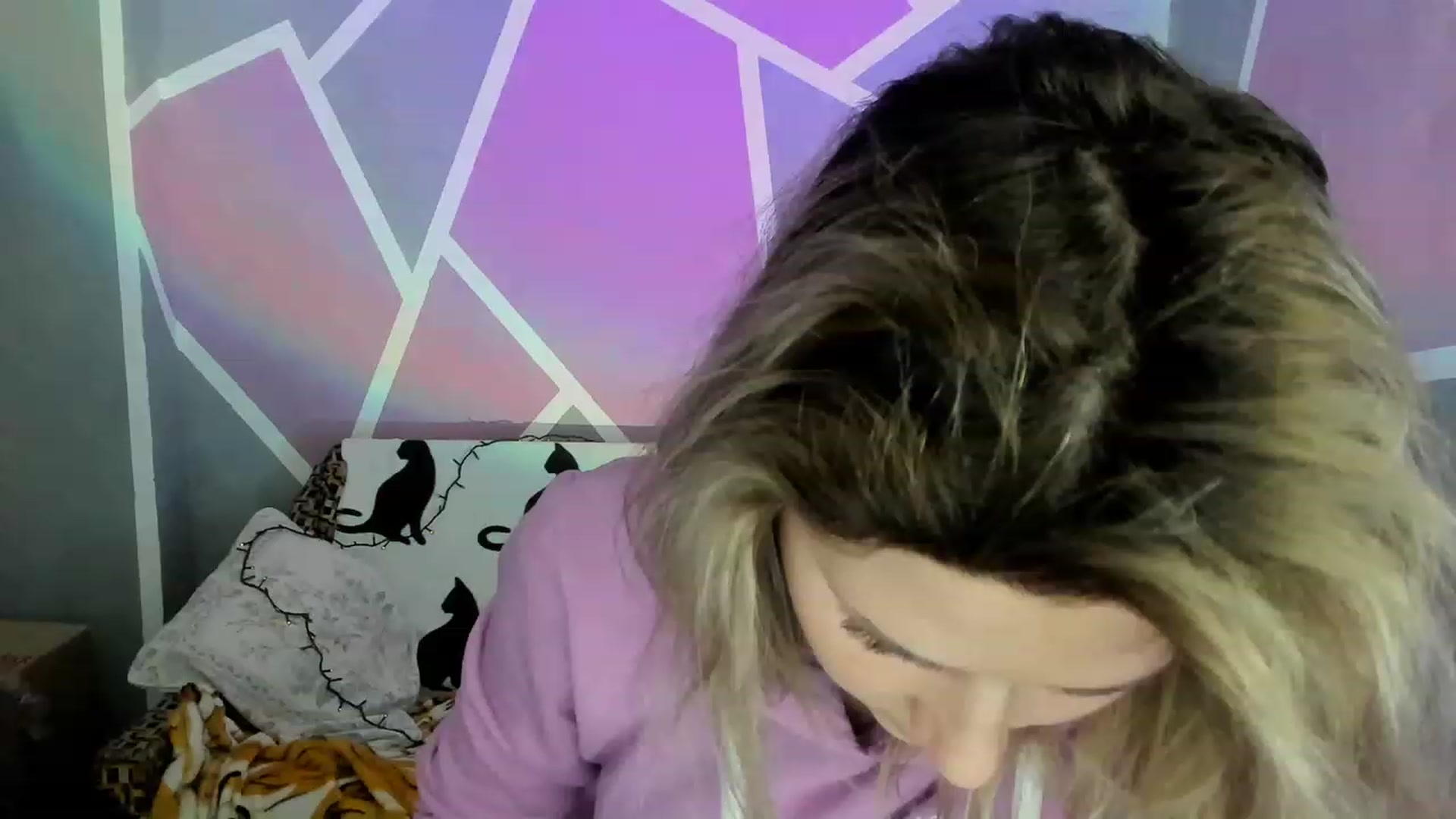 Gallery image thumbnail from Blondie_Star's myfreecams stream on, 02/20/2023, 15:19 image 7 of 20