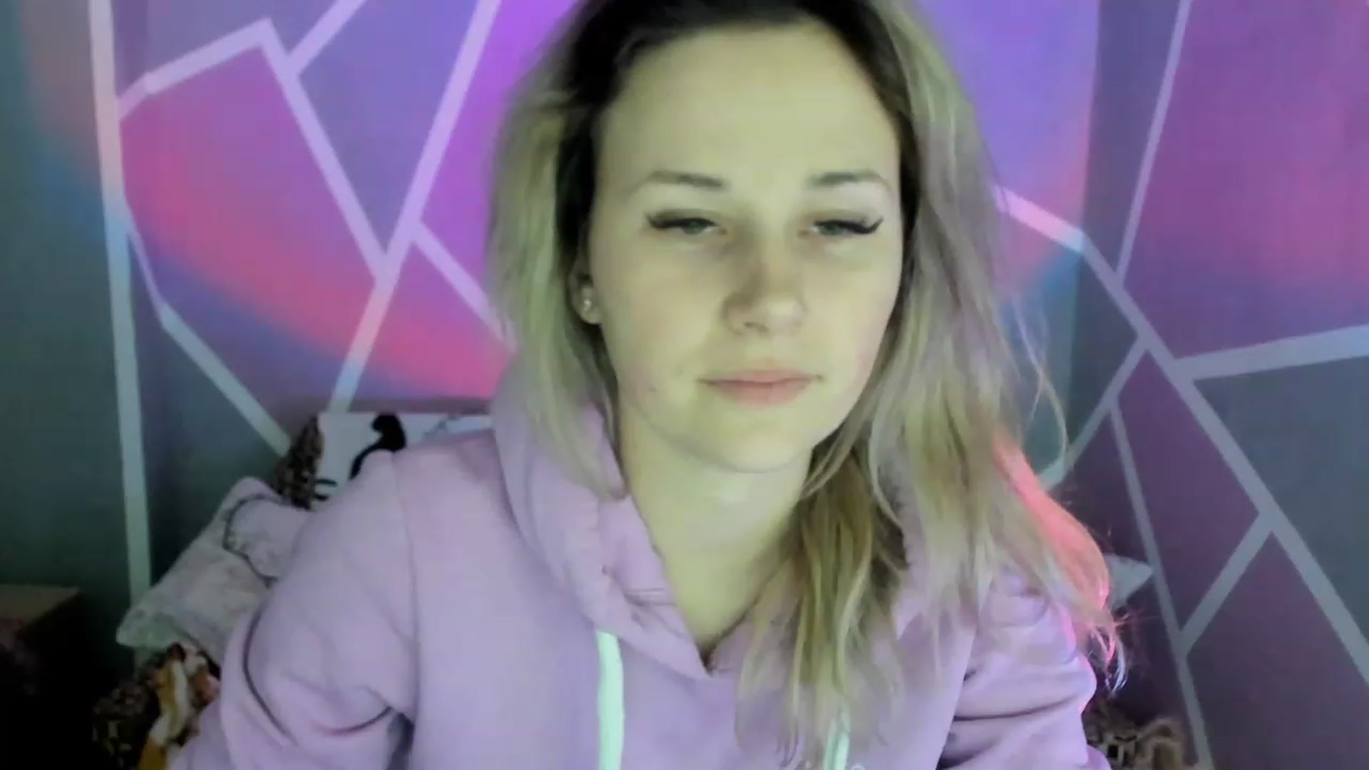 Gallery image thumbnail from Blondie_Star's myfreecams stream on, 02/20/2023, 15:19 image 3 of 20