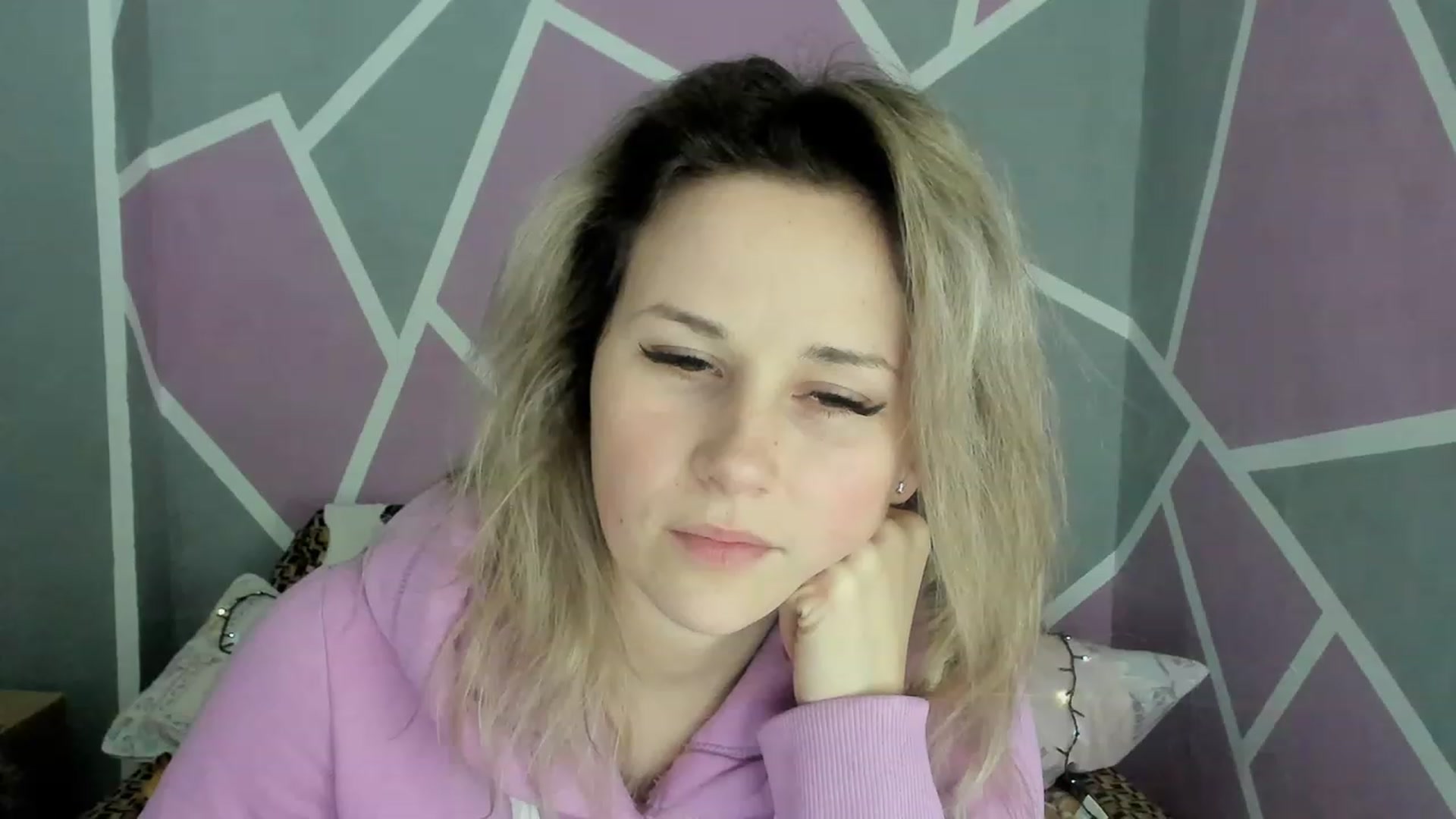 Gallery image thumbnail from Blondie_Star's myfreecams stream on, 02/20/2023, 16:30 image 18 of 20