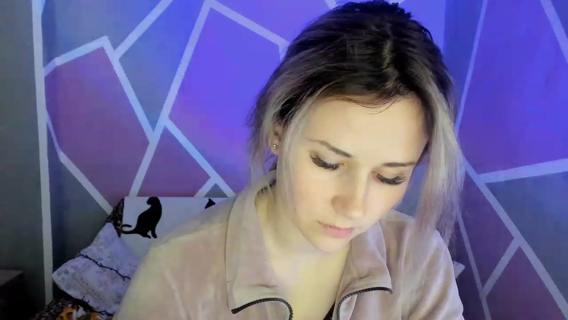 Gallery image thumbnail from Blondie_Star's myfreecams stream on, 02/22/2023, 16:07 image 3 of 20