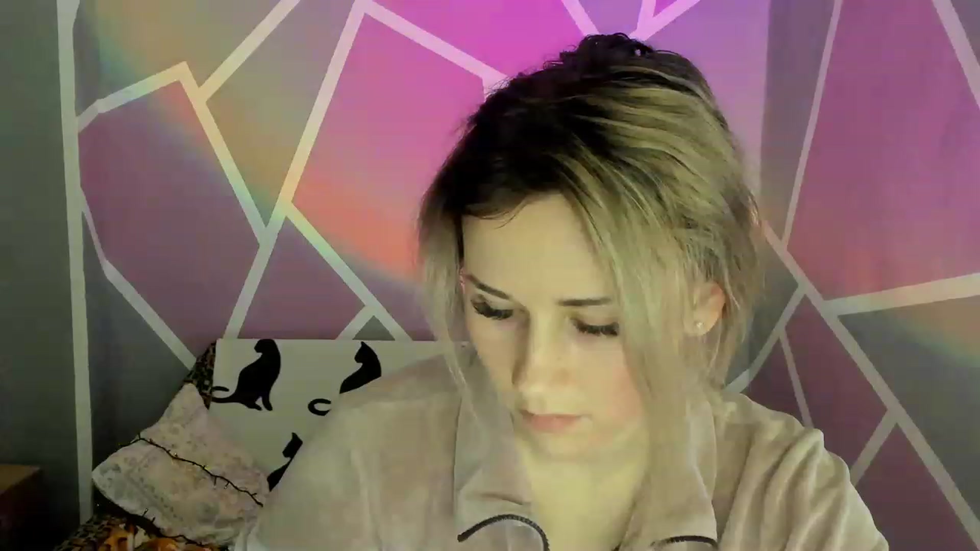 Gallery image thumbnail from Blondie_Star's myfreecams stream on, 02/22/2023, 16:07 image 4 of 20