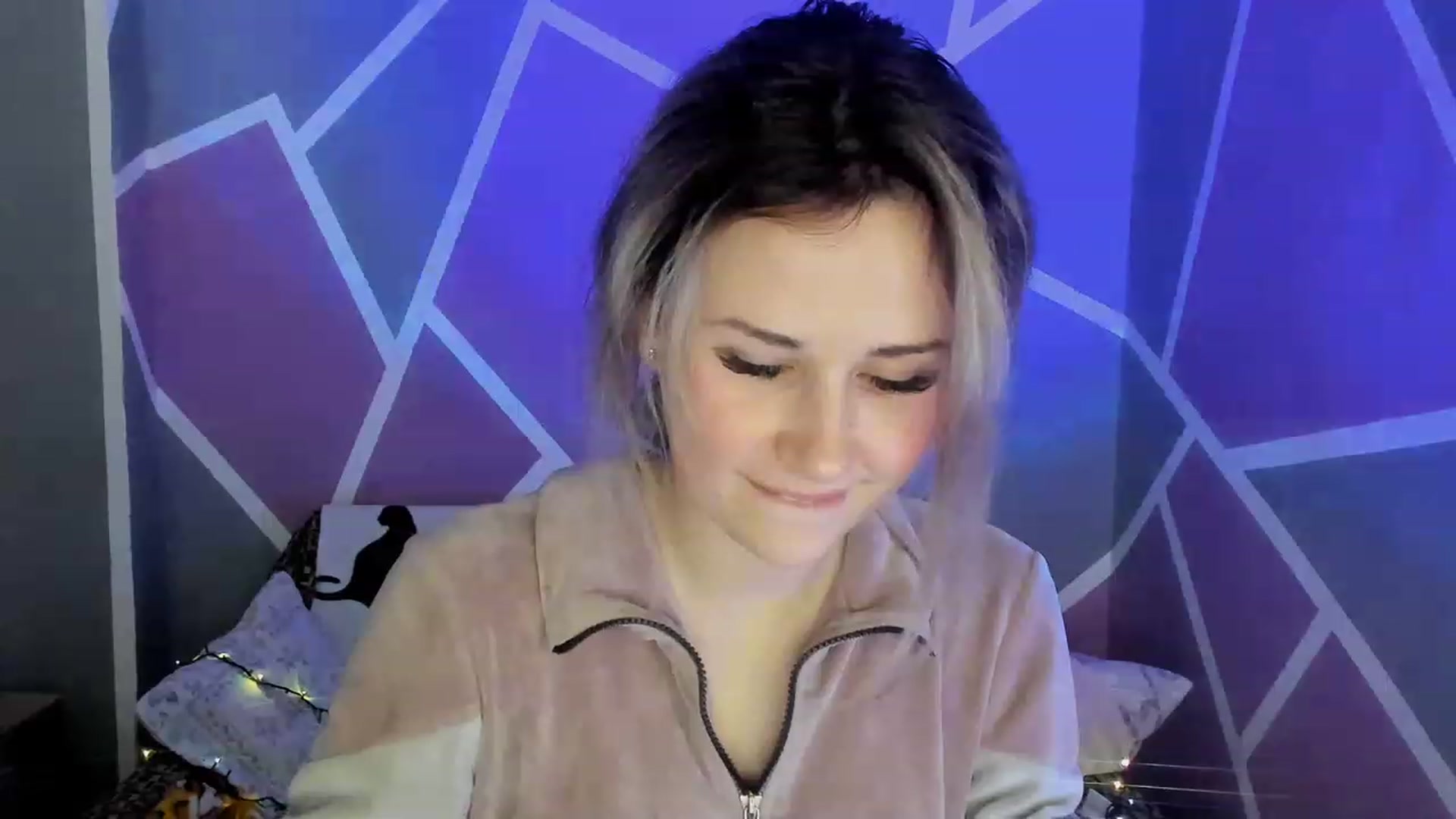Gallery image thumbnail from Blondie_Star's myfreecams stream on, 02/22/2023, 16:07 image 15 of 20