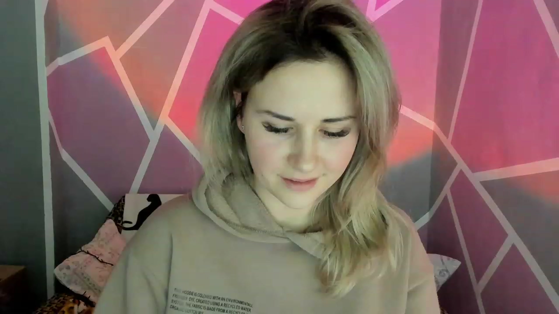 Gallery image thumbnail from Blondie_Star's myfreecams stream on, 02/25/2023, 17:17 image 17 of 20