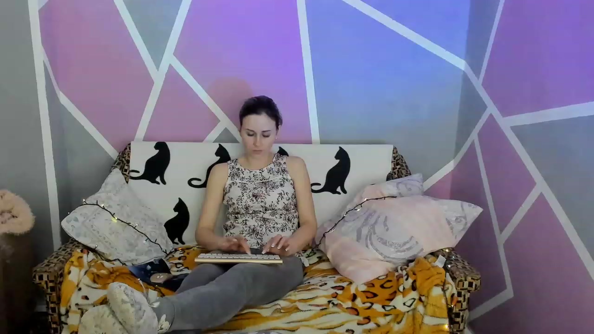 Gallery image thumbnail from Blondie_Star's myfreecams stream on, 03/02/2023, 16:41 image 1 of 20