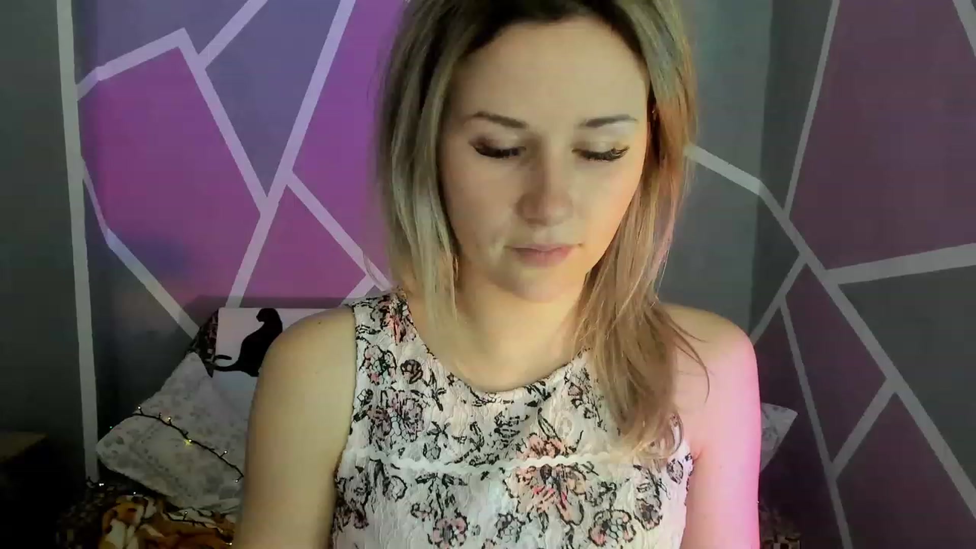 Gallery image thumbnail from Blondie_Star's myfreecams stream on, 03/06/2023, 12:43 image 6 of 20