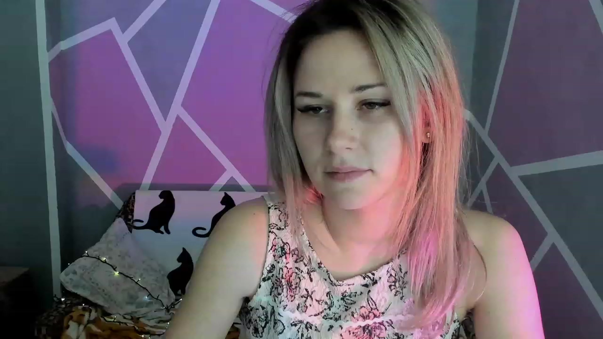 Gallery image thumbnail from Blondie_Star's myfreecams stream on, 03/06/2023, 12:43 image 4 of 20