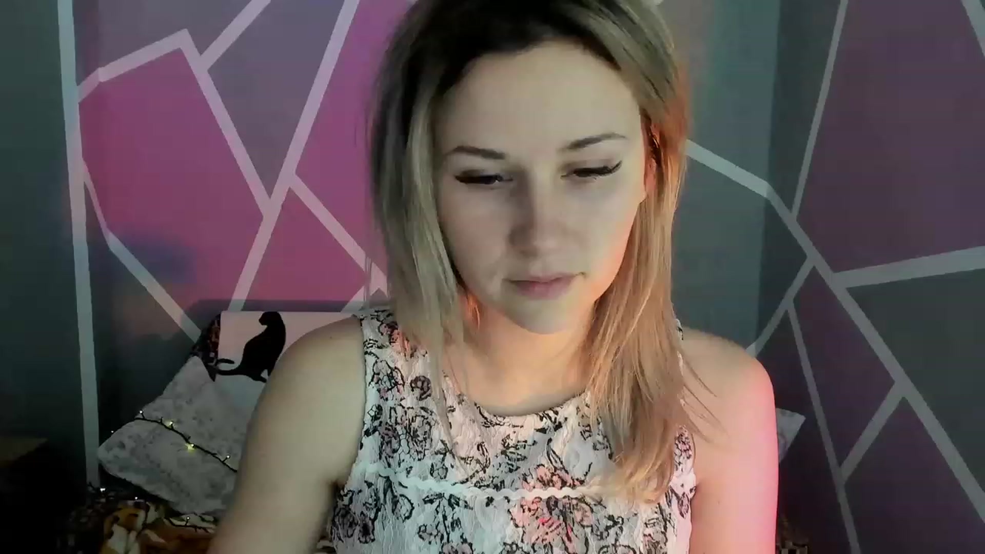 Gallery image thumbnail from Blondie_Star's myfreecams stream on, 03/06/2023, 12:43 image 16 of 20