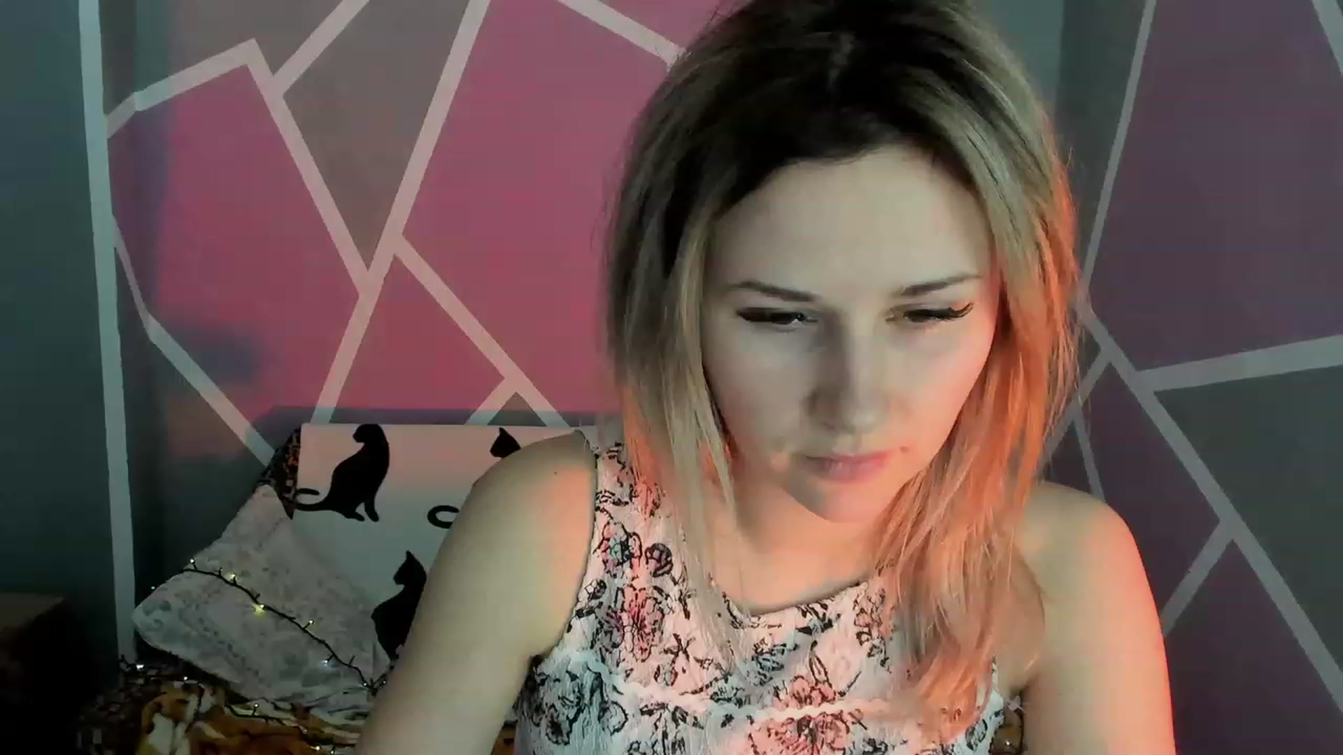 Gallery image thumbnail from Blondie_Star's myfreecams stream on, 03/06/2023, 12:43 image 7 of 20