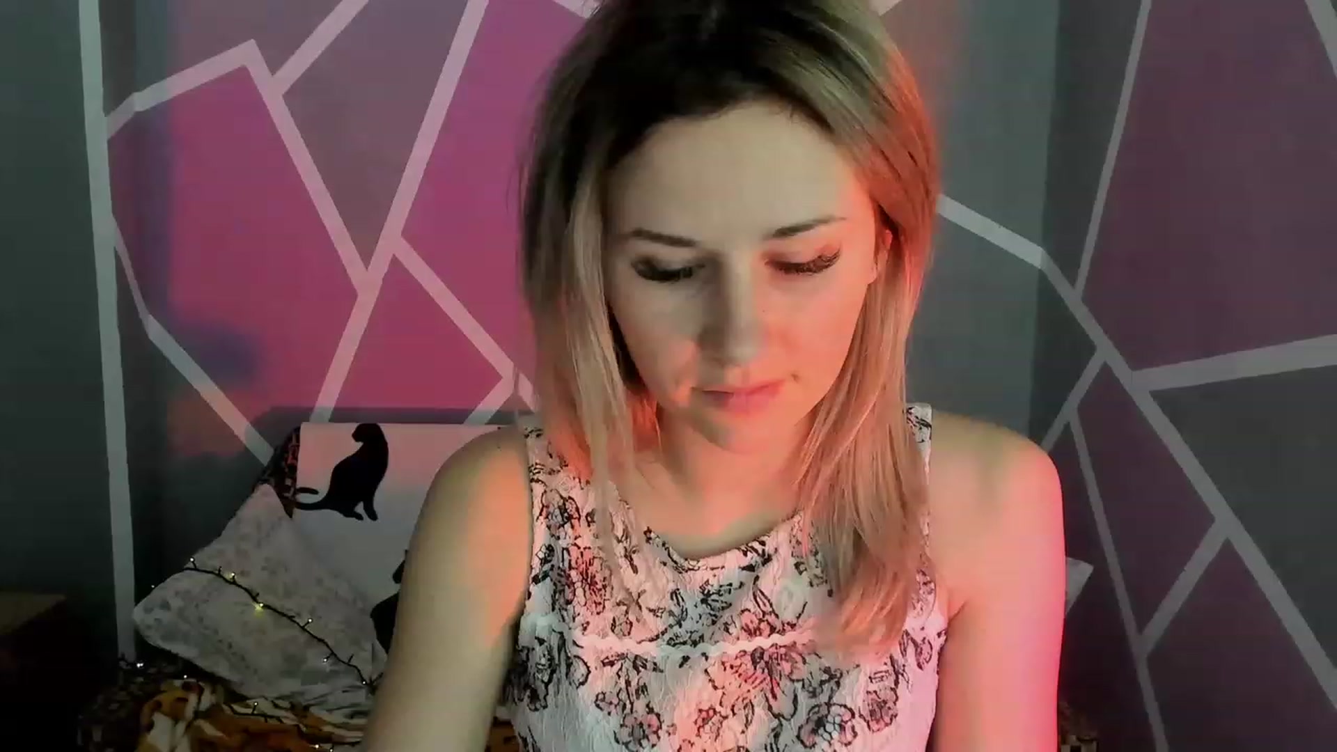 Gallery image thumbnail from Blondie_Star's myfreecams stream on, 03/06/2023, 12:43 image 19 of 20