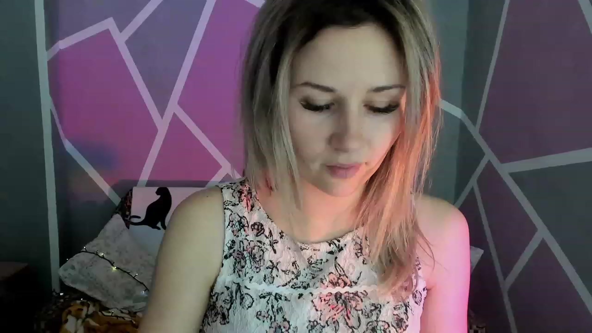 Gallery image thumbnail from Blondie_Star's myfreecams stream on, 03/06/2023, 12:43 image 10 of 20
