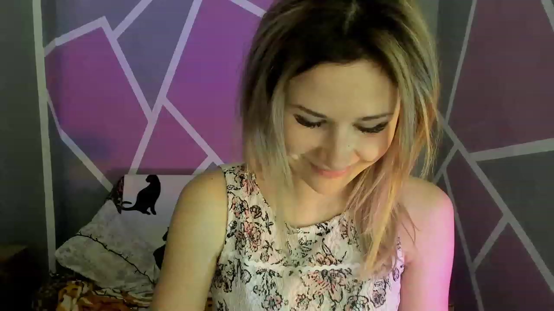 Gallery image thumbnail from Blondie_Star's myfreecams stream on, 03/06/2023, 12:43 image 9 of 20