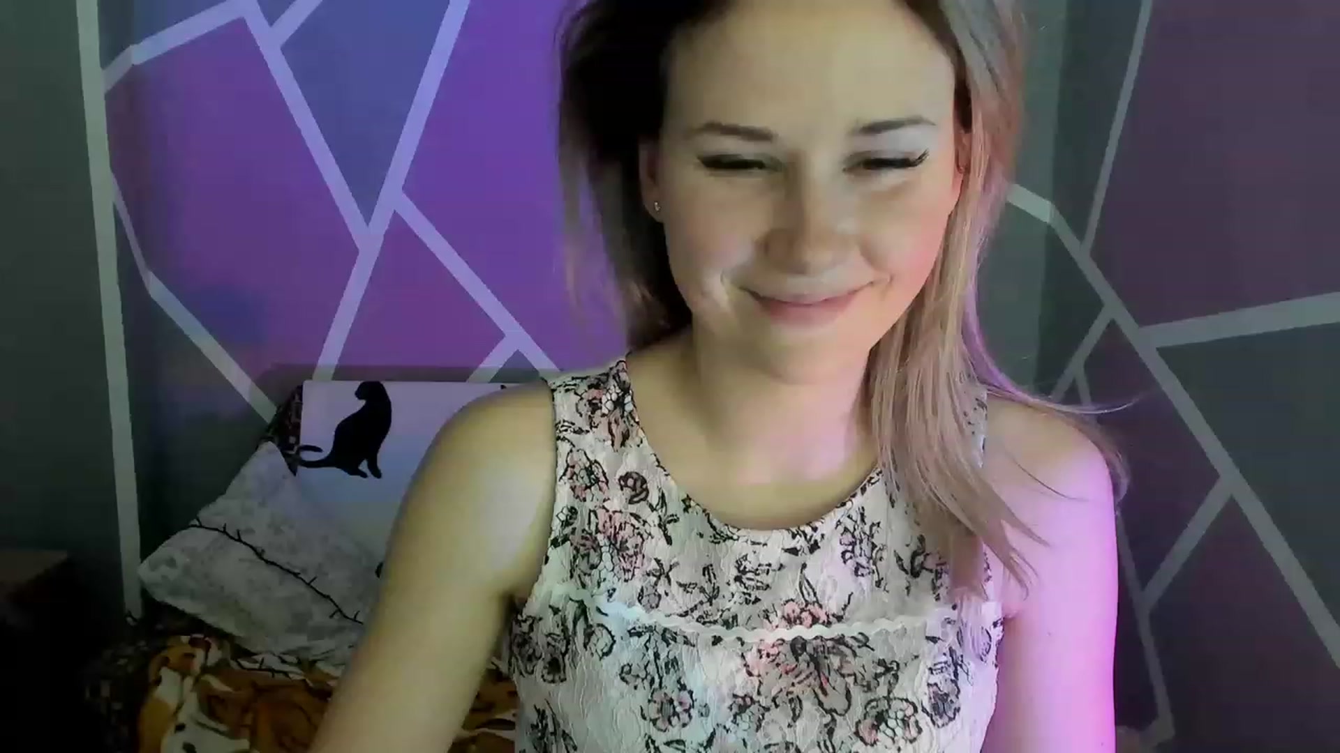 Gallery image thumbnail from Blondie_Star's myfreecams stream on, 03/06/2023, 14:11 image 2 of 20