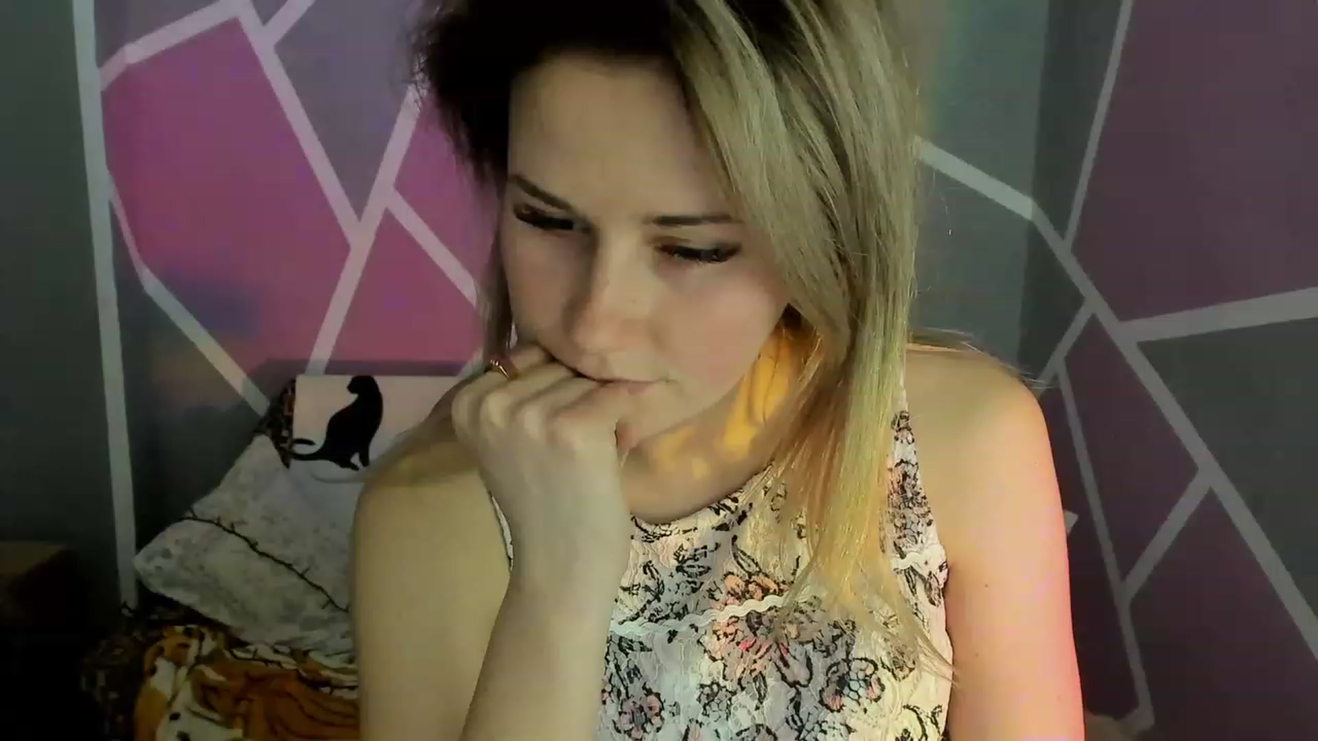 Gallery image thumbnail from Blondie_Star's myfreecams stream on, 03/06/2023, 14:11 image 16 of 20
