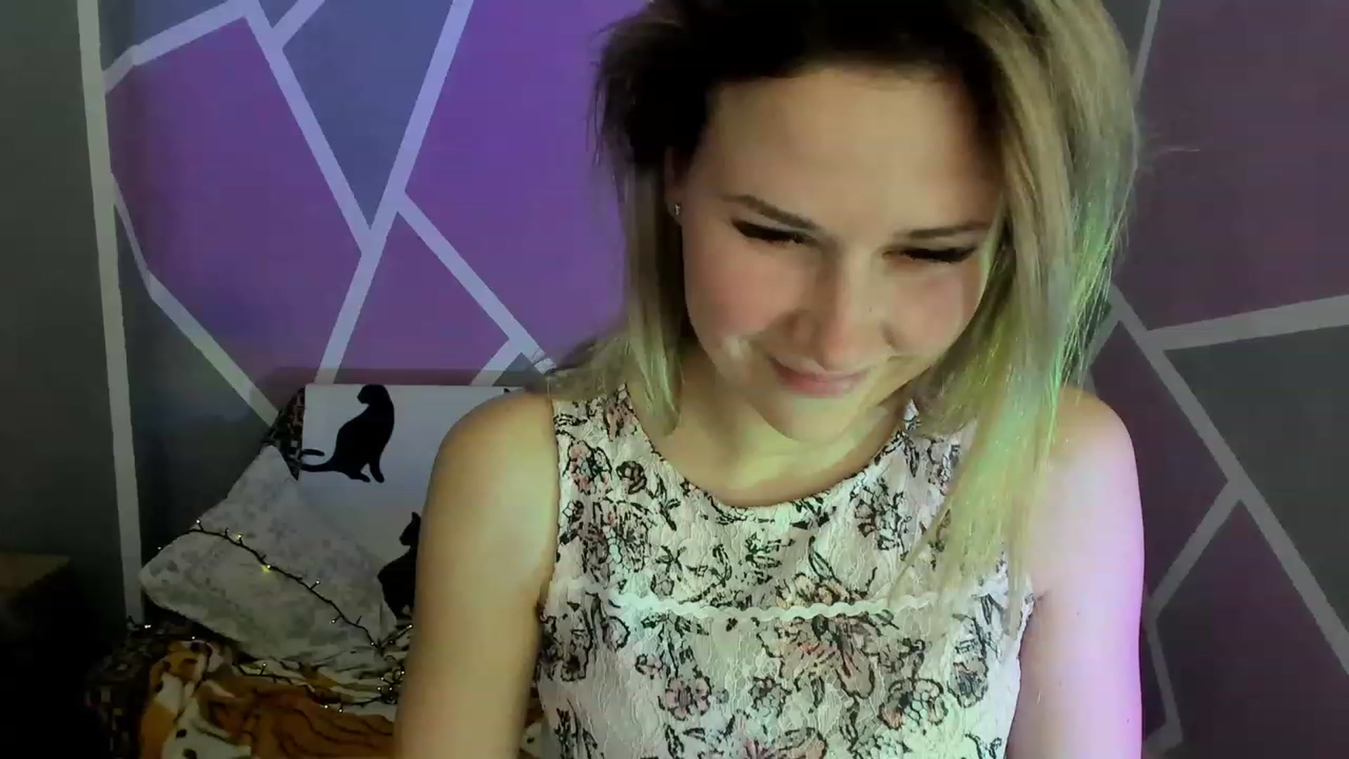 Gallery image thumbnail from Blondie_Star's myfreecams stream on, 03/06/2023, 14:11 image 7 of 20